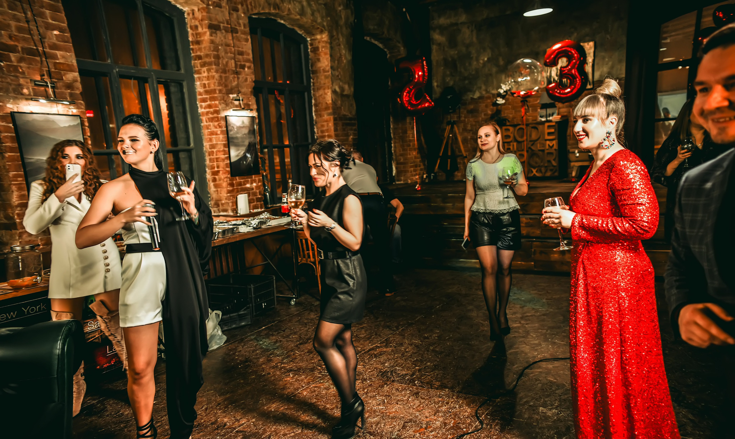 Тематическая вечеринка на юбилей 35 лет. Свадебный, семейный, детский, контент фотограф в Омске Максим Ильин