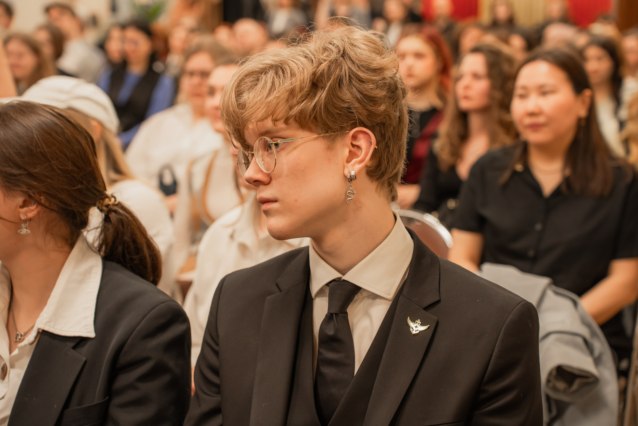 Презентация книги «Человек за бортом», автор София Цой. Репортажный фотограф Анастасия Рубцова