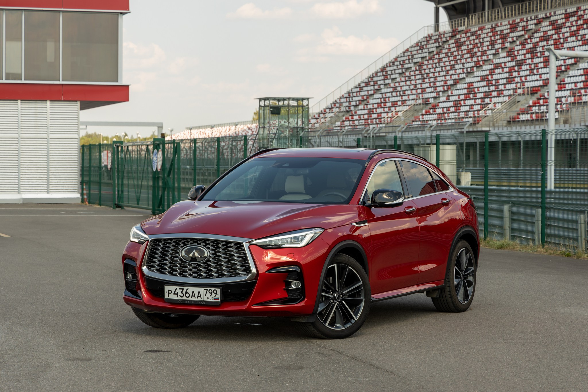 Infiniti QX55. Репортажный, семейный и студийный фотограф в Москве Демин Алексей