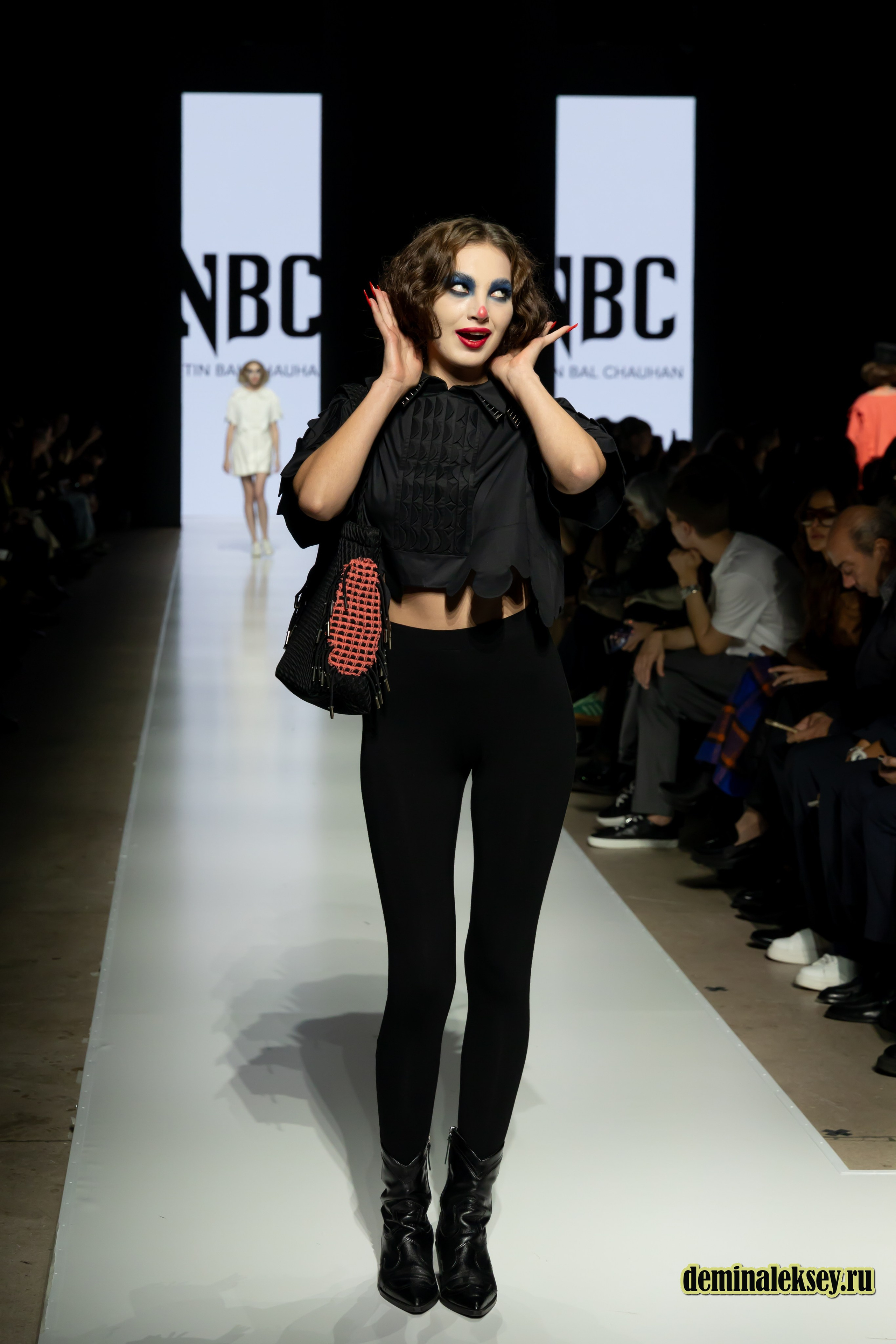 Московская неделя моды 2024 9 октября дизайнер NITIN BAL CHAHUAN presented by Fashion Design Council of India. Репортажный, семейный и студийный фотограф в Москве Демин Алексей