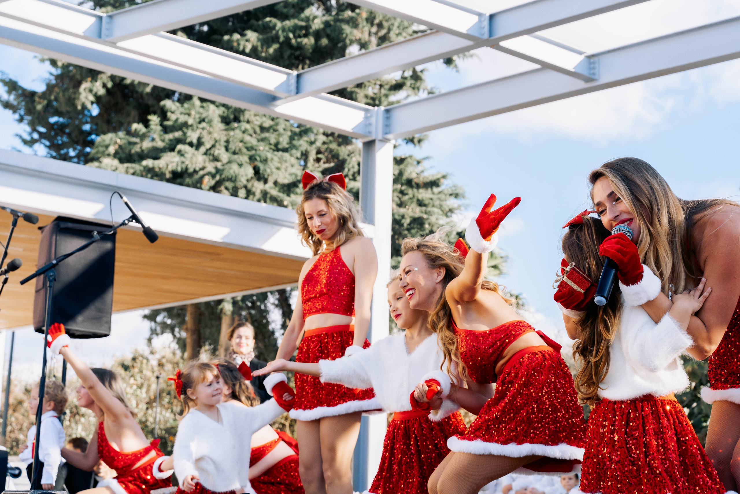 Новогодняя ярмарка от БФ «Радуга на Кипре». Свадебный и семейный фотограф Ирина Чернова