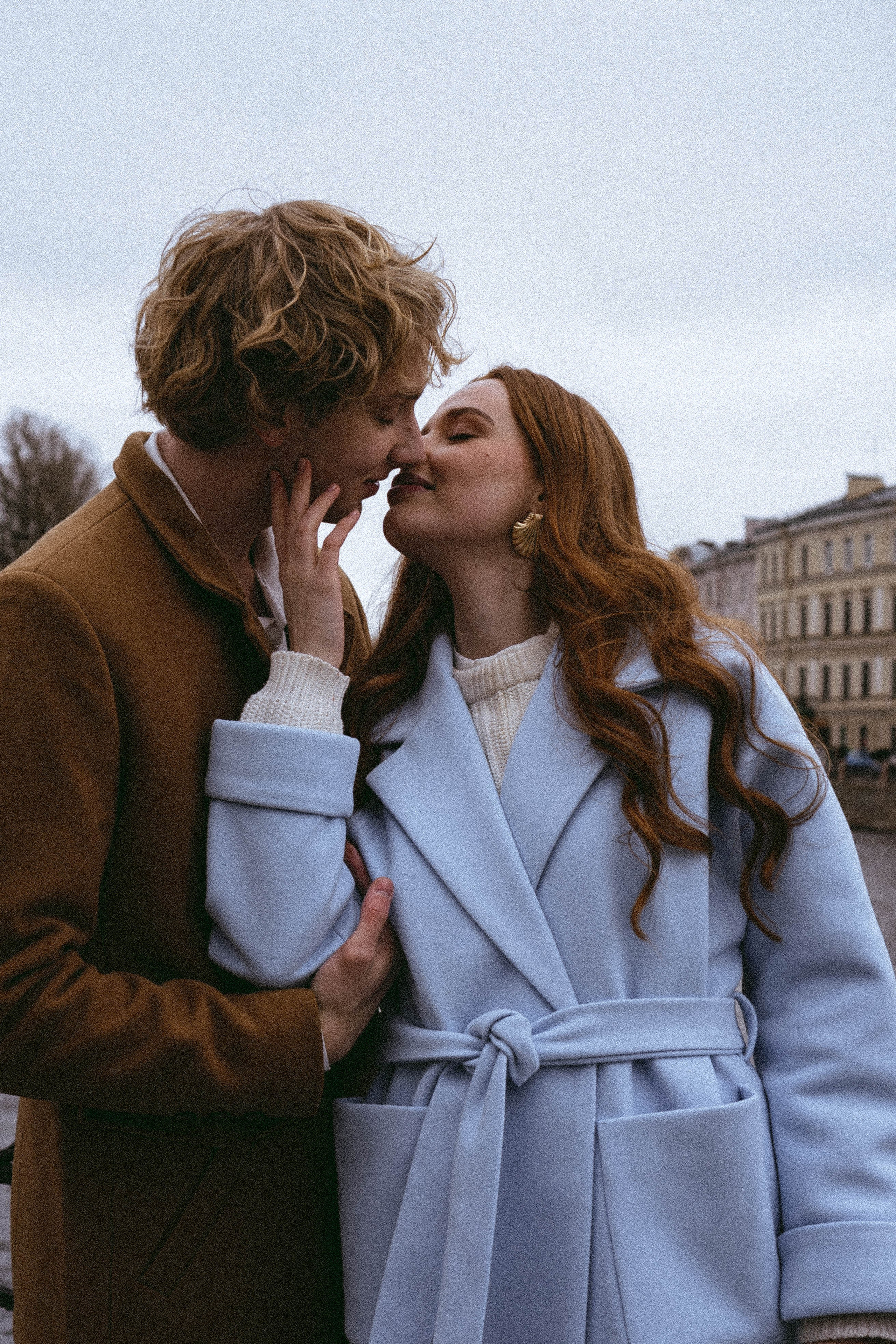 СВАДЕБНАЯ СЬЕМКА В ОТЕЛЕ. СБОРЫ ЖЕНИХА И НЕВЕСТЫ И ТАКЖЕ ТОР И ПОДГОТОВКА К ПРОГУЛКЕ И ПРОГУЛКА ПО ПЕТРОГРАДКЕ. Профессиональный фотограф, Санкт-Петербург — Виктория Богомолова