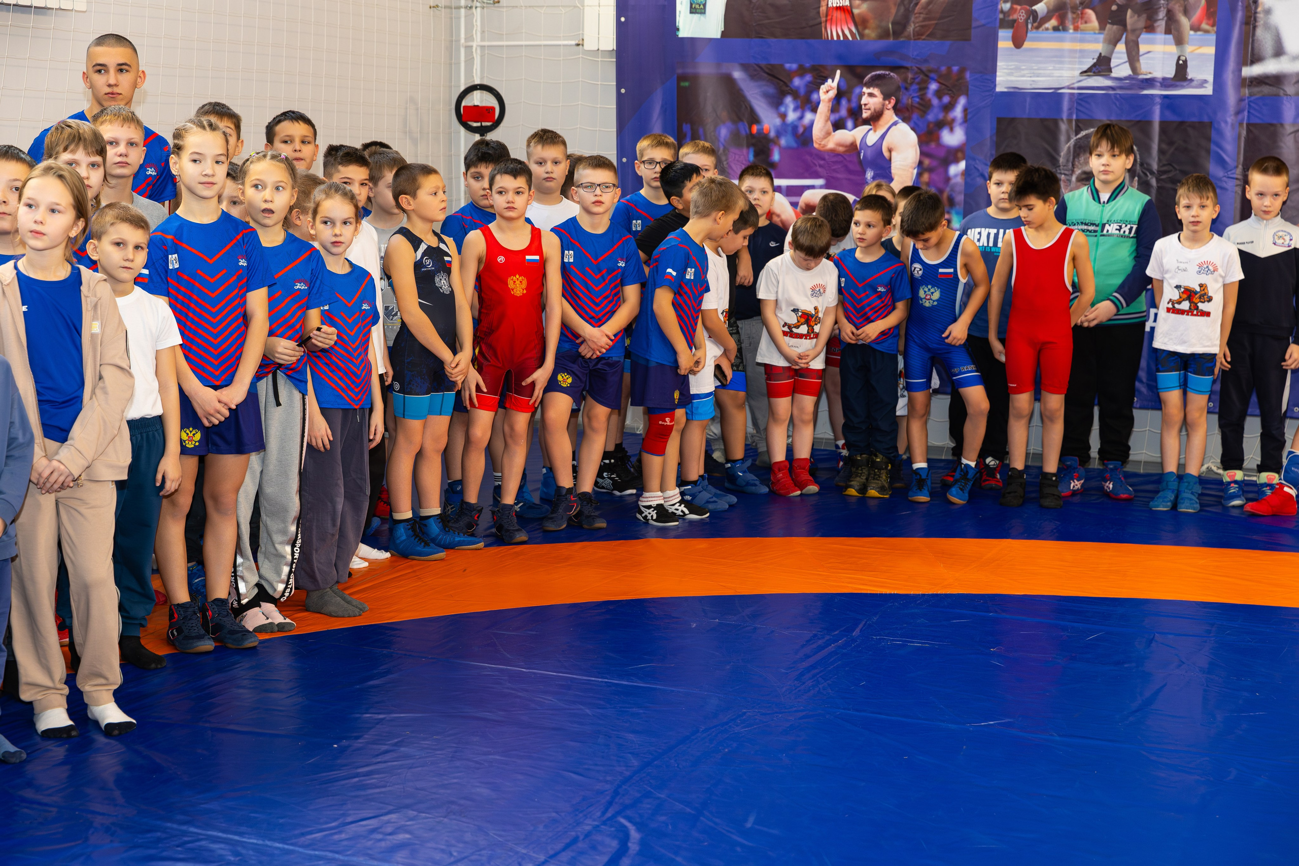 Открытия спортивного зала по вольной борьбе. В школе № 221. Фотограф Александр Поздняков  Новосибирск