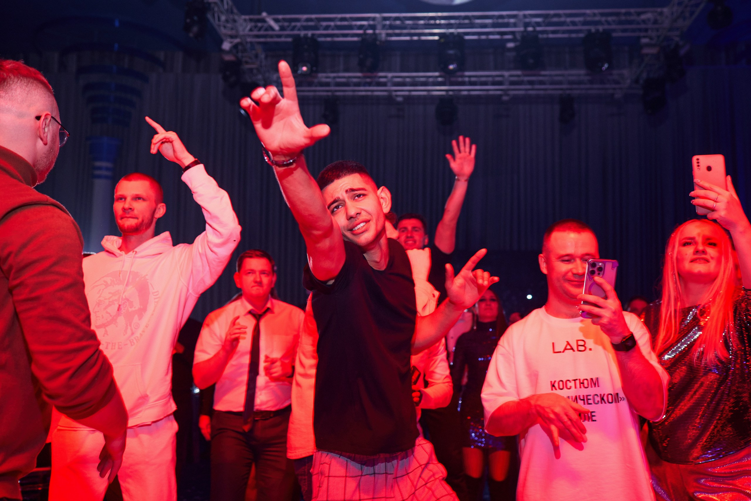 Космический новый год / K-Holding. Другой взгляд на фотографию