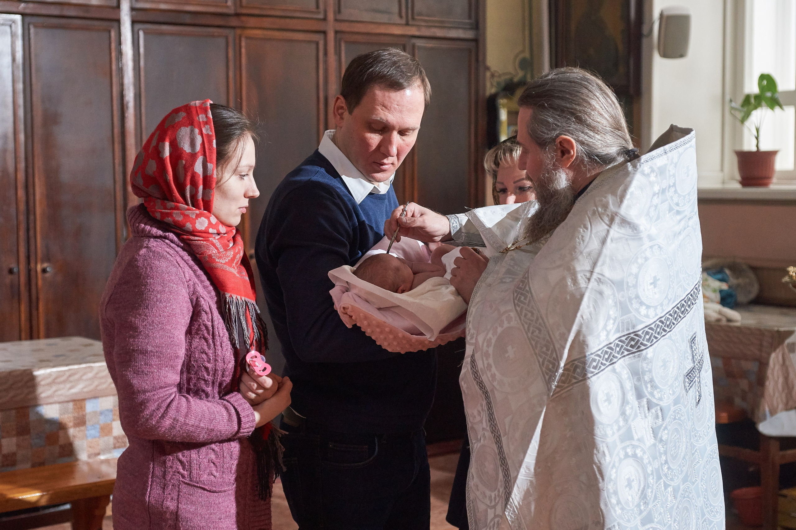 Крещение в церкви.Фотограф Владимир Артамонов