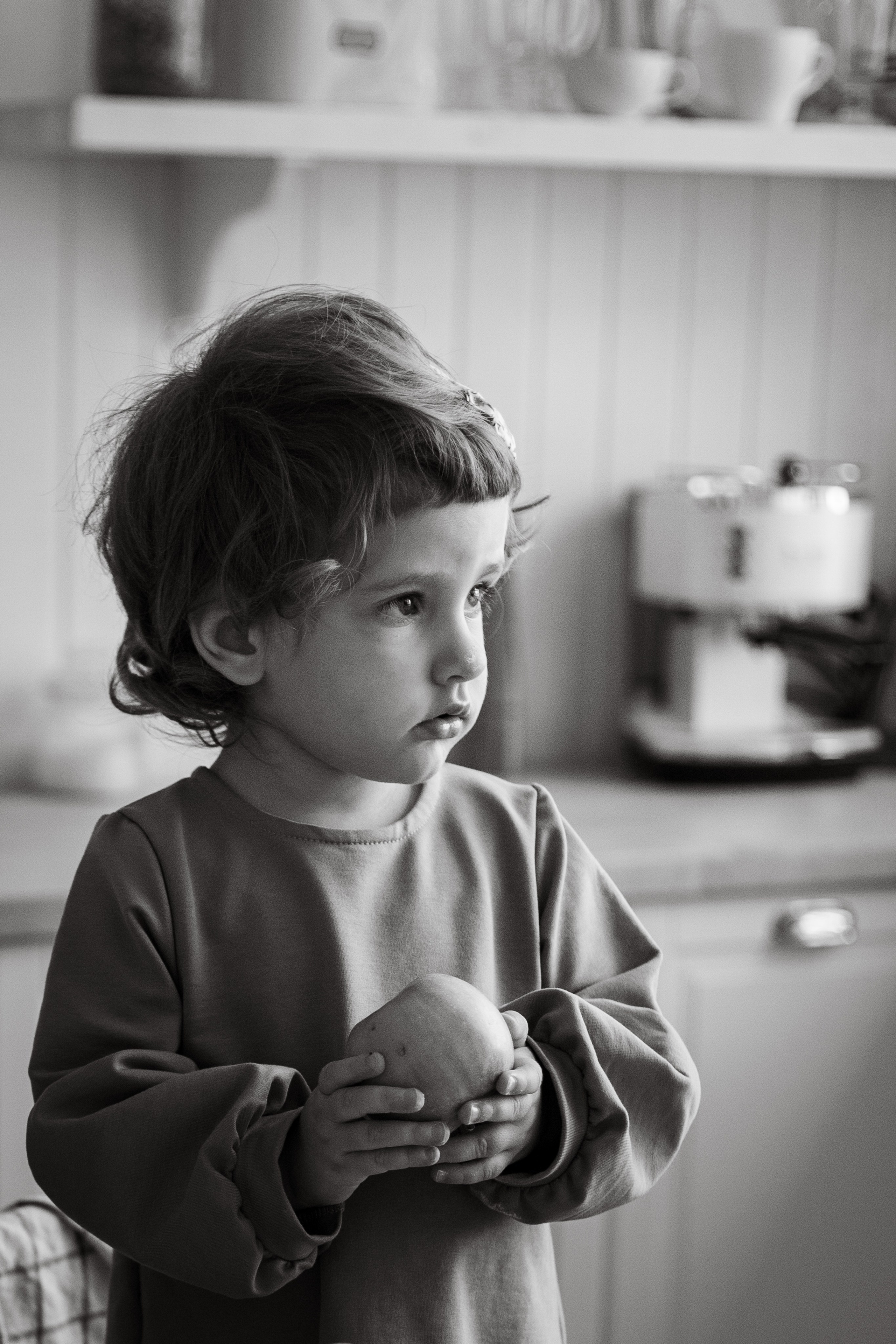 Аксинья и Нина готовят вместе печенье. Студийная фотосессия мамы и дочки в lifestyle стиле. Семейный и детский фотограф в Санкт-Петербурге Павлова Елена