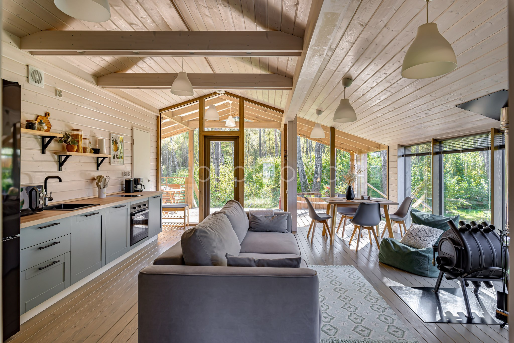 Съёмка загородного дома в КП Романовский Парк для сдачи в аренду. Интерьерная съёмка и виртуальные туры — Интерьерный фотограф Кузнецов Сергей (photopixiq)