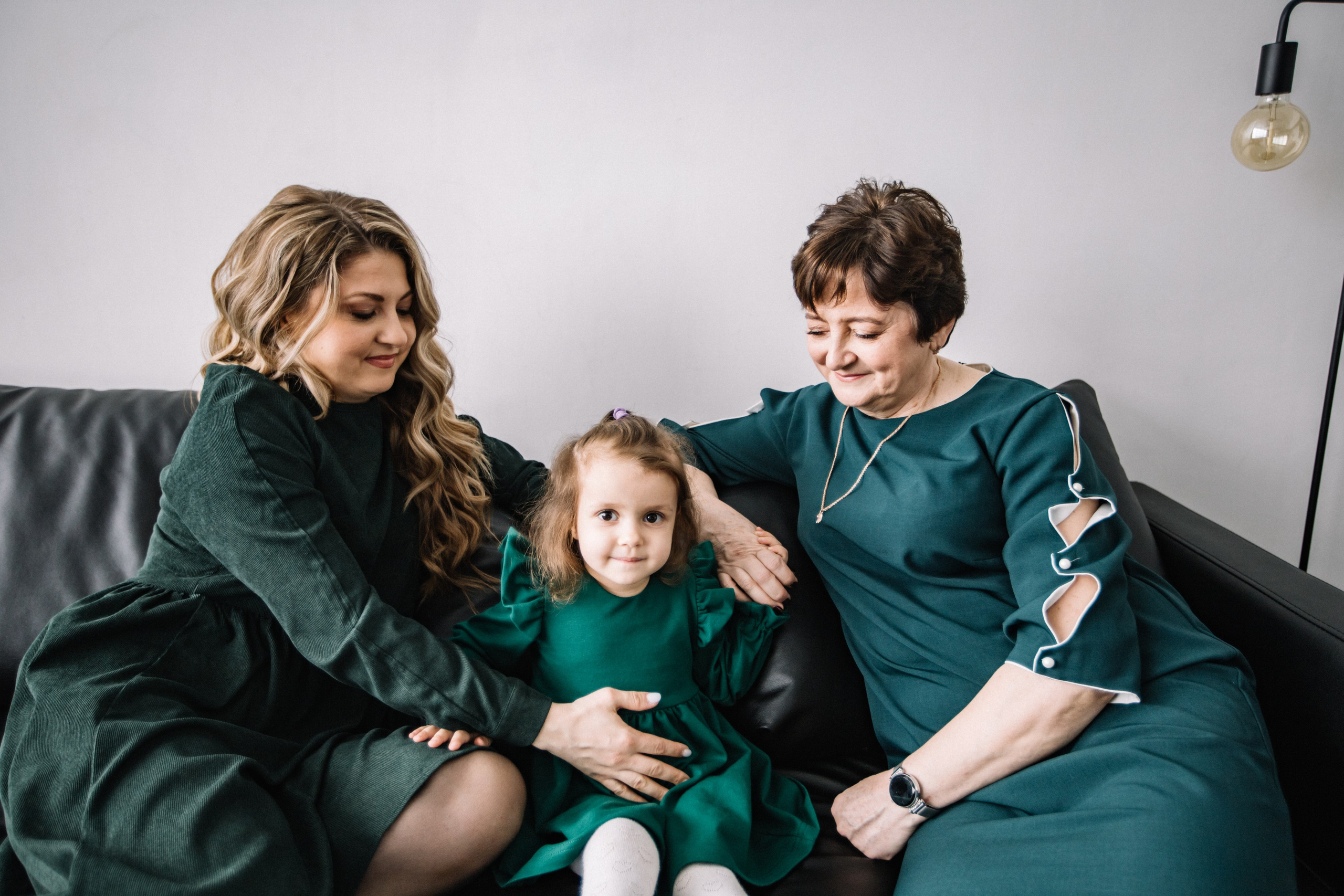 Настя, Маша и Мама. Главная