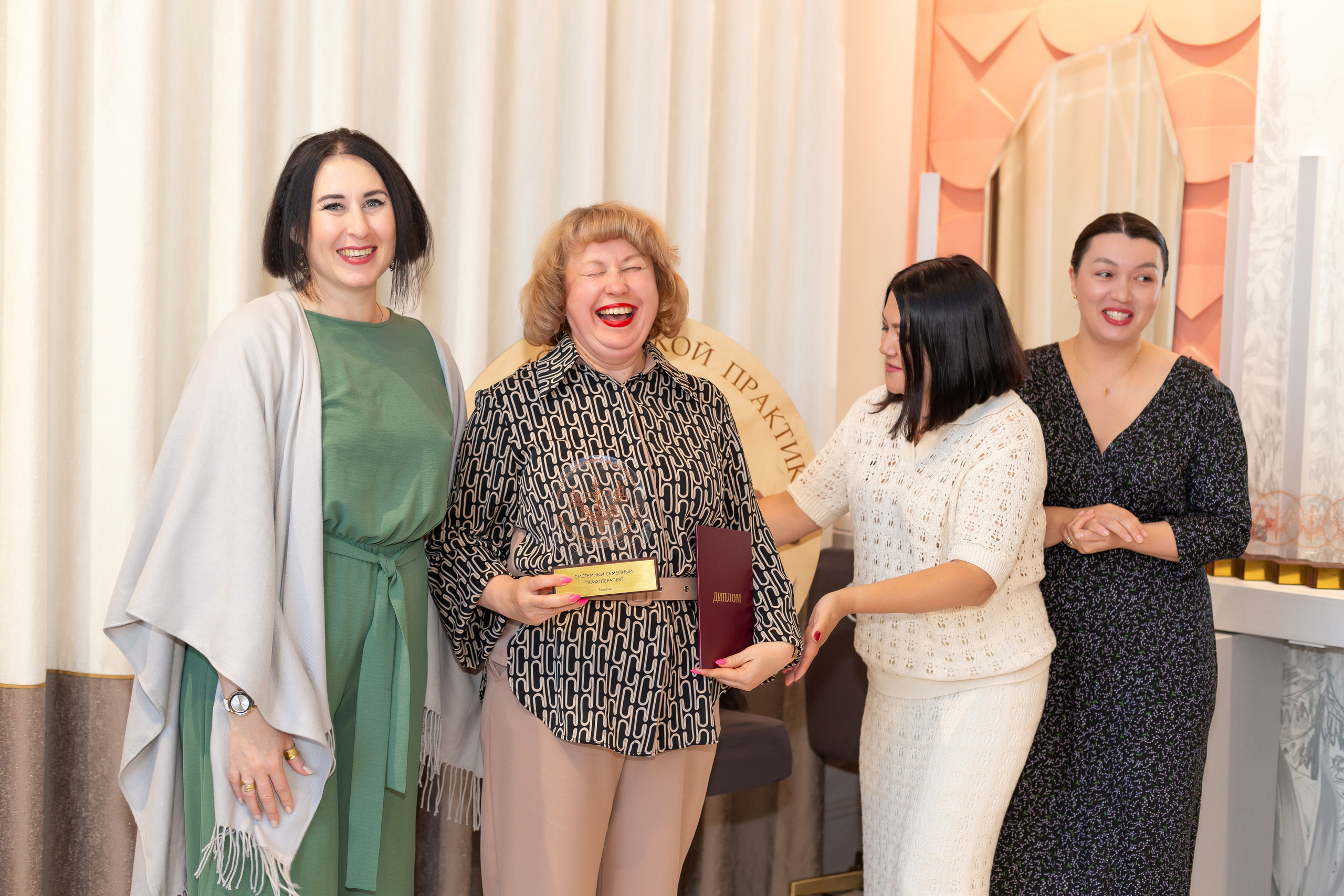 Выпускной курса психологов. Ирина Квасова | Фотограф в стиле VOGUE | Тюмень