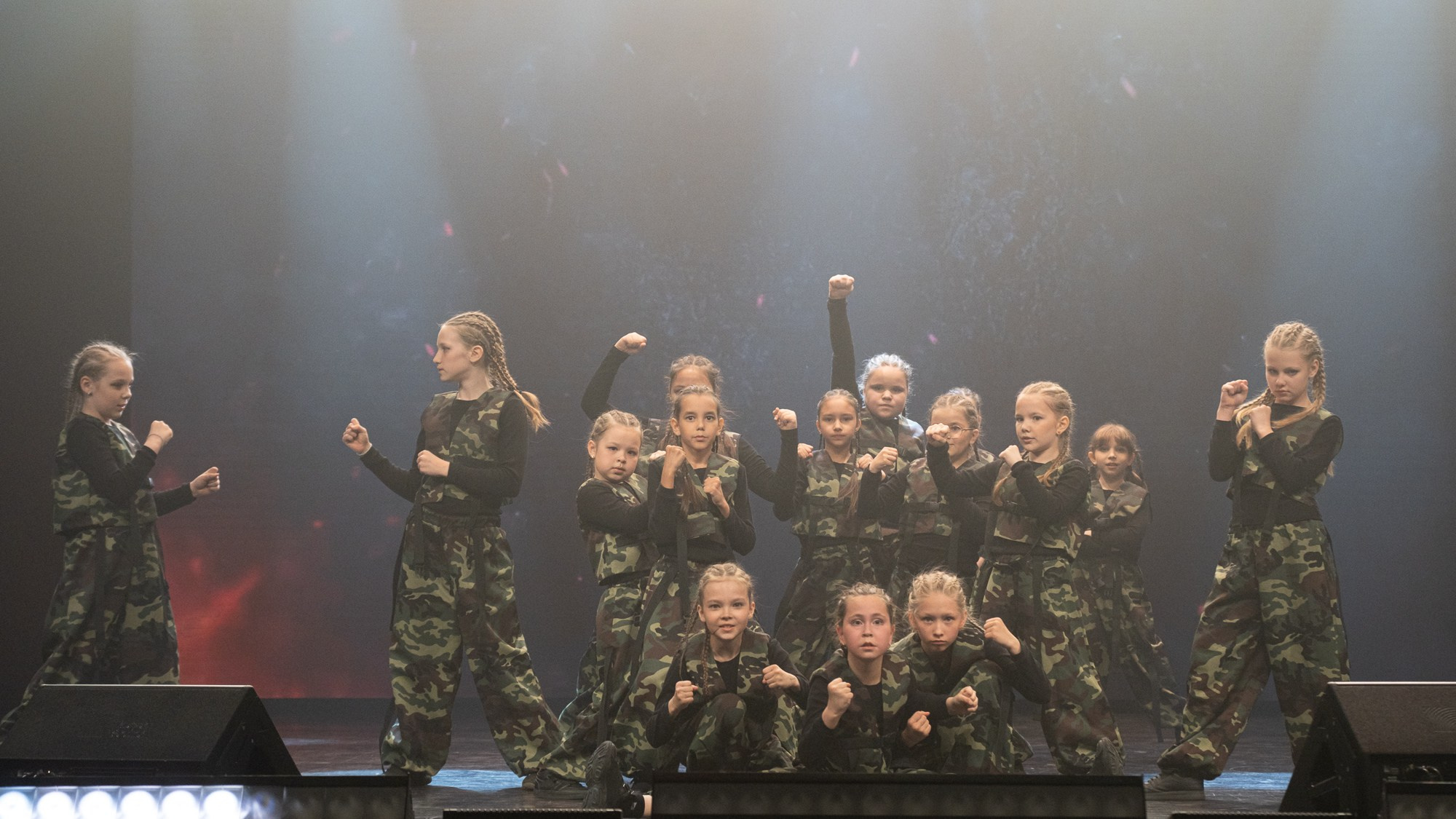 Отчетный концерт студии танца ARTIDANCE. Репортажный фотограф в Казани Павел Серпокрылов