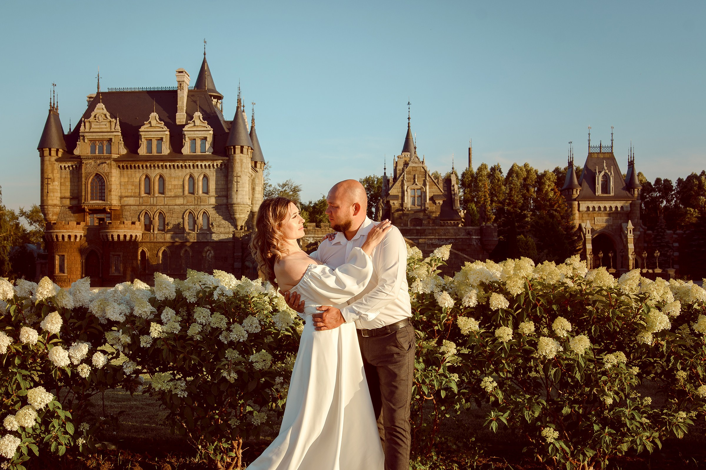 Свадебная фотосъемка у Замка Гарибальди. Фотограф Оксана Сафонова г. Тольятти
