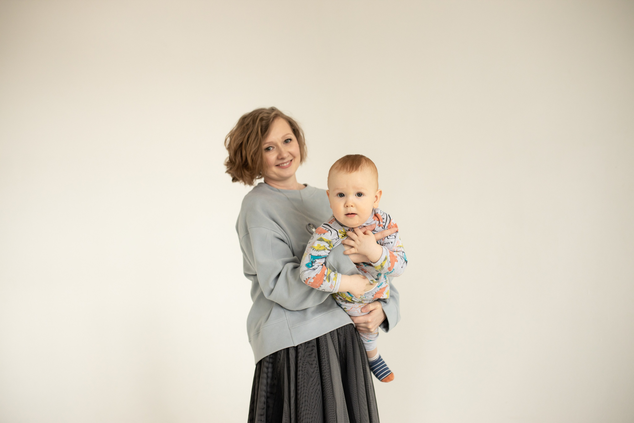 Семейная фотосессия на циклораме с естественным светом. Фотограф в Железнодорожном и Балашихе