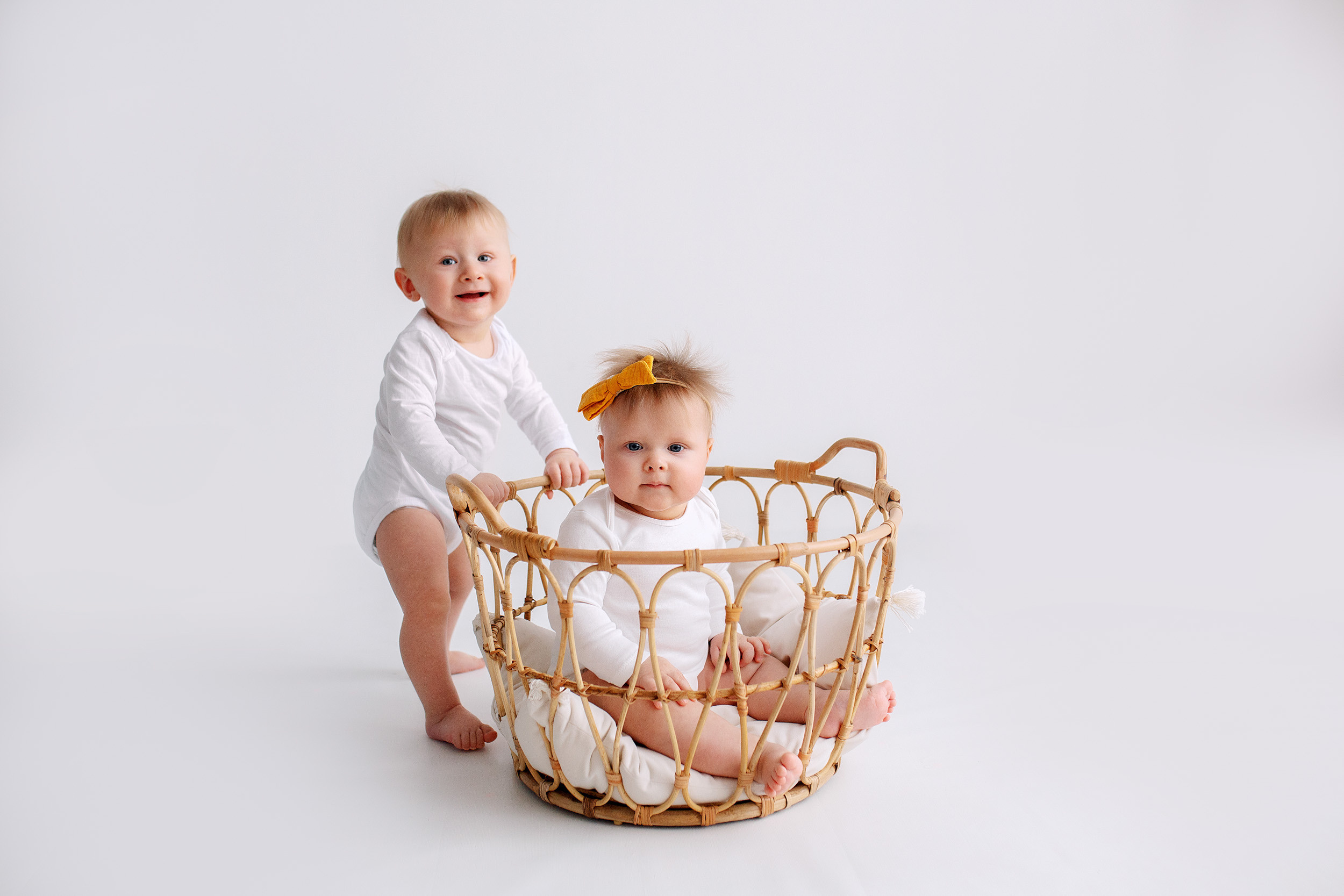 ЕВА и ВАНЯ. Фотограф новорожденных Оксана Полевская