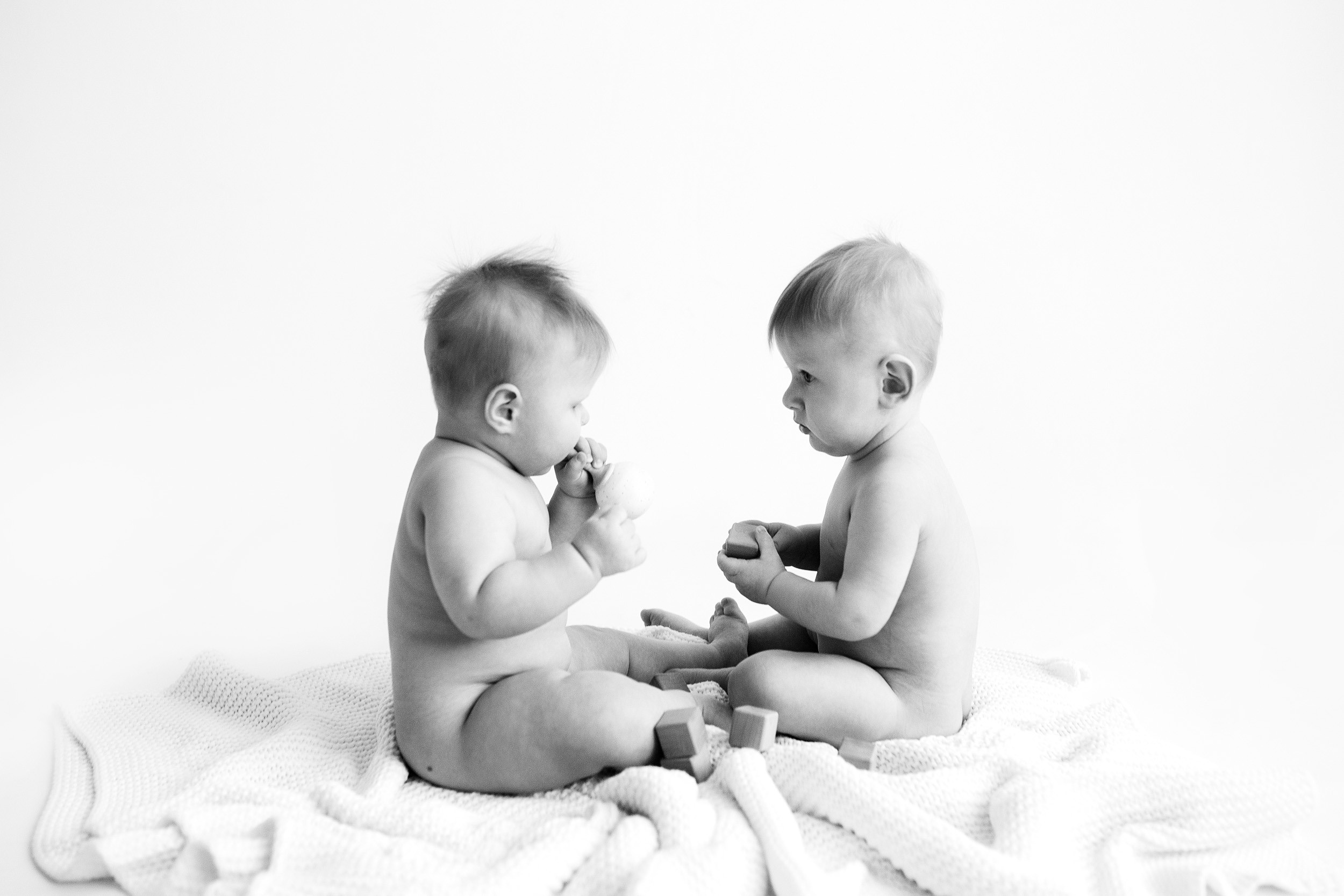 ЕВА и ВАНЯ. Фотограф новорожденных Оксана Полевская