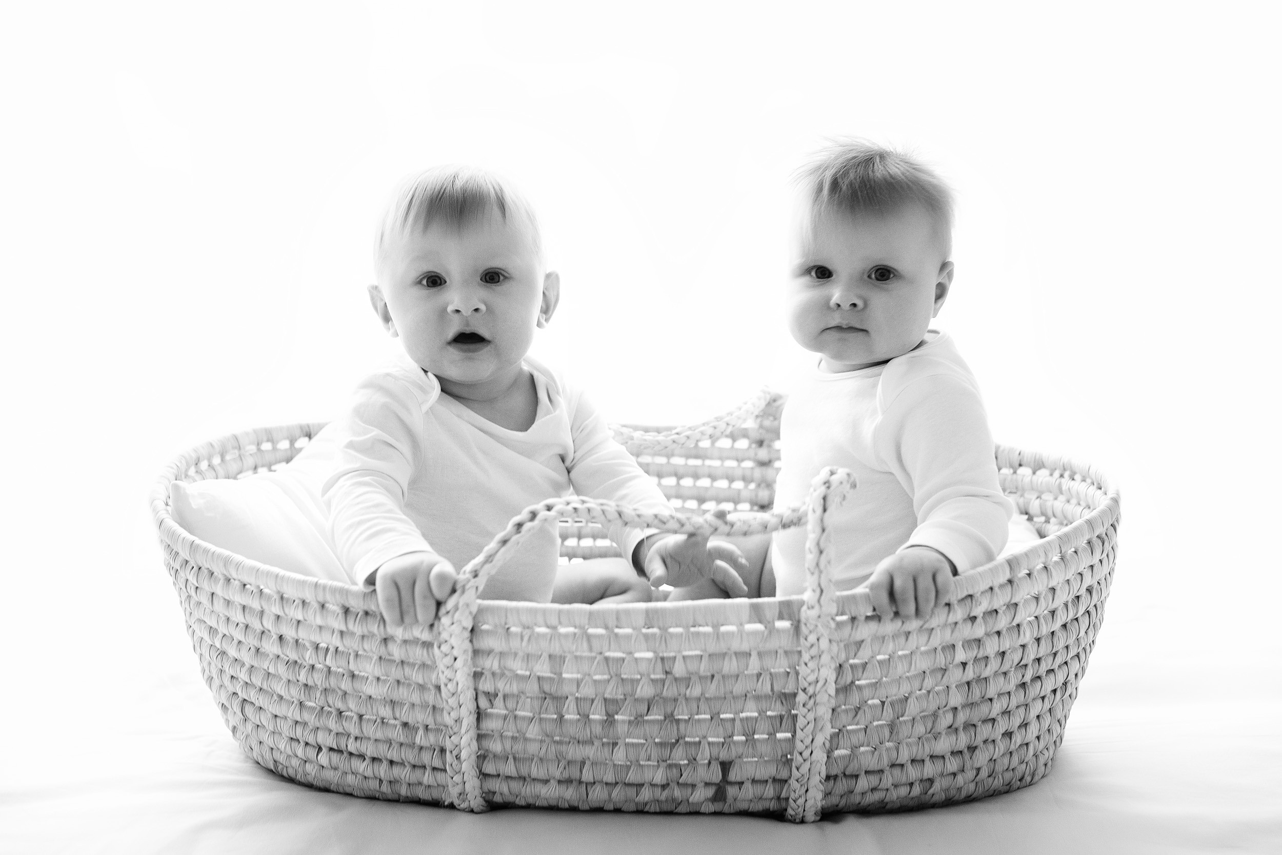 ЕВА и ВАНЯ. Фотограф новорожденных Оксана Полевская