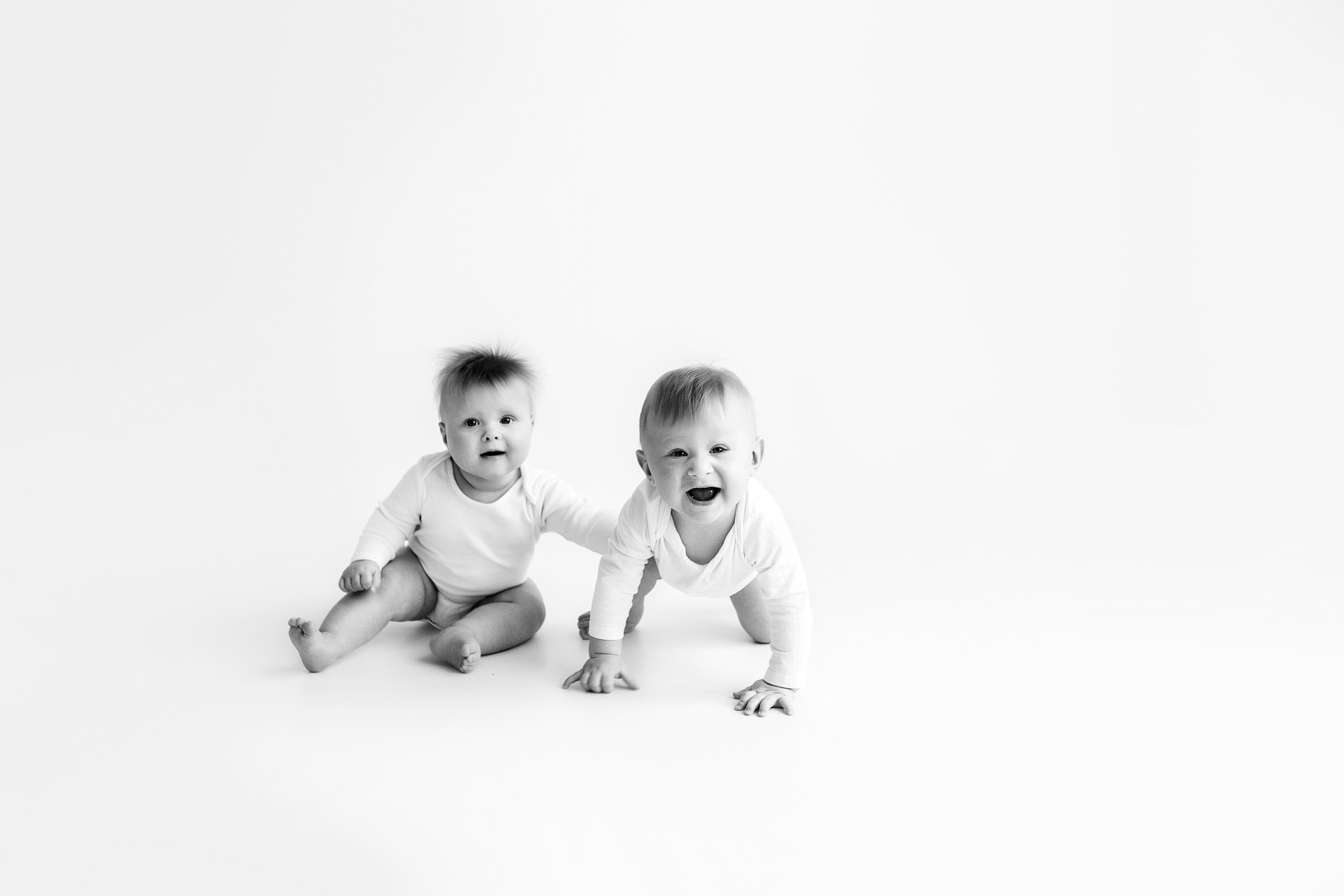 ЕВА и ВАНЯ. Фотограф новорожденных Оксана Полевская