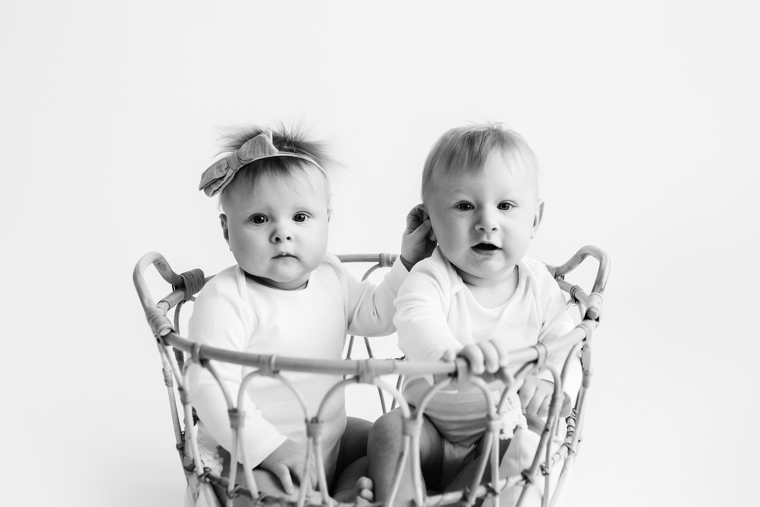 ЕВА и ВАНЯ. Фотограф новорожденных Оксана Полевская