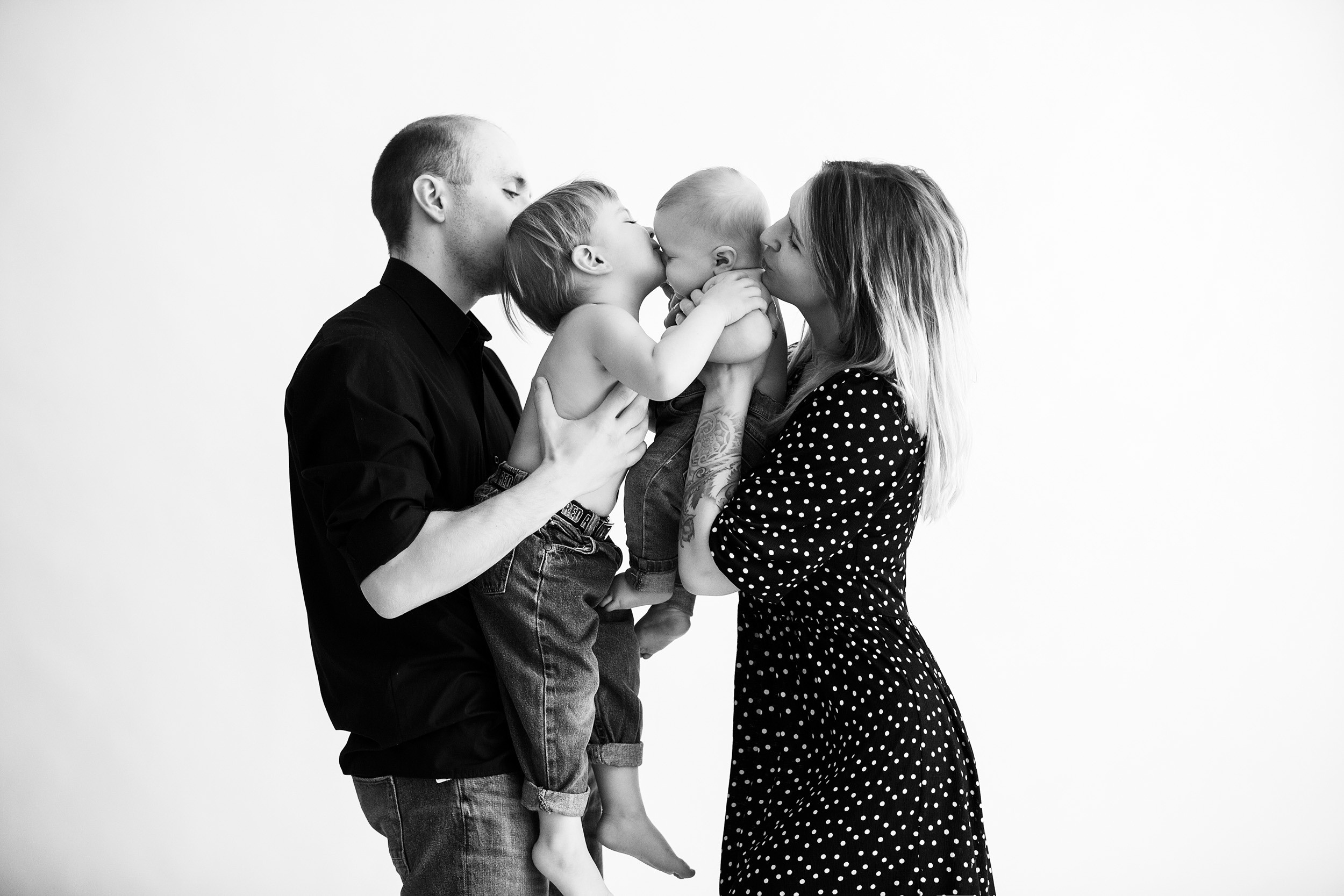 НИЛ и ЛЕОН. Фотограф новорожденных Оксана Полевская