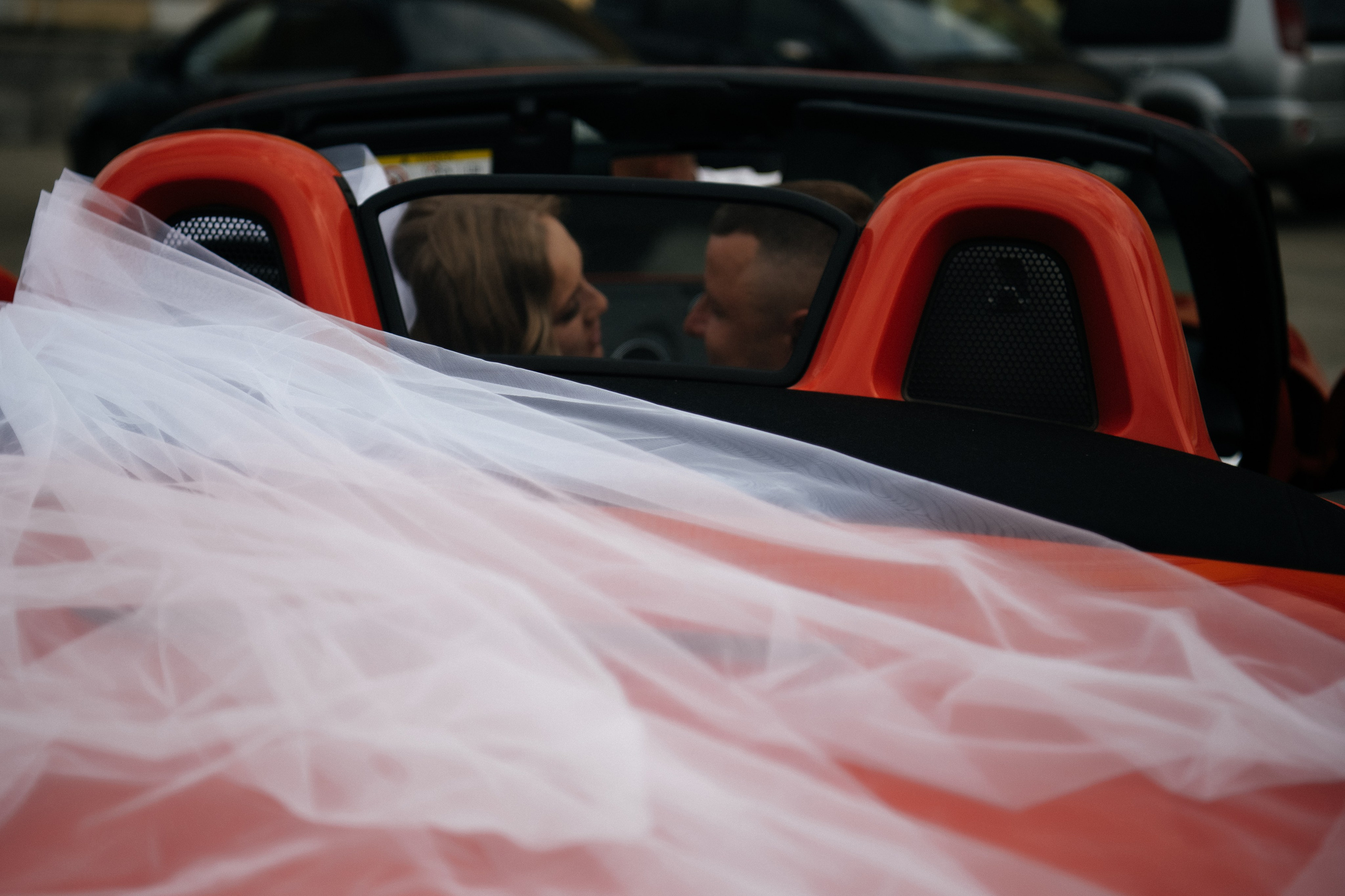 alt="Свадебная фотосессия в Барнауле. Свадебный фотограф Анна Глухова"