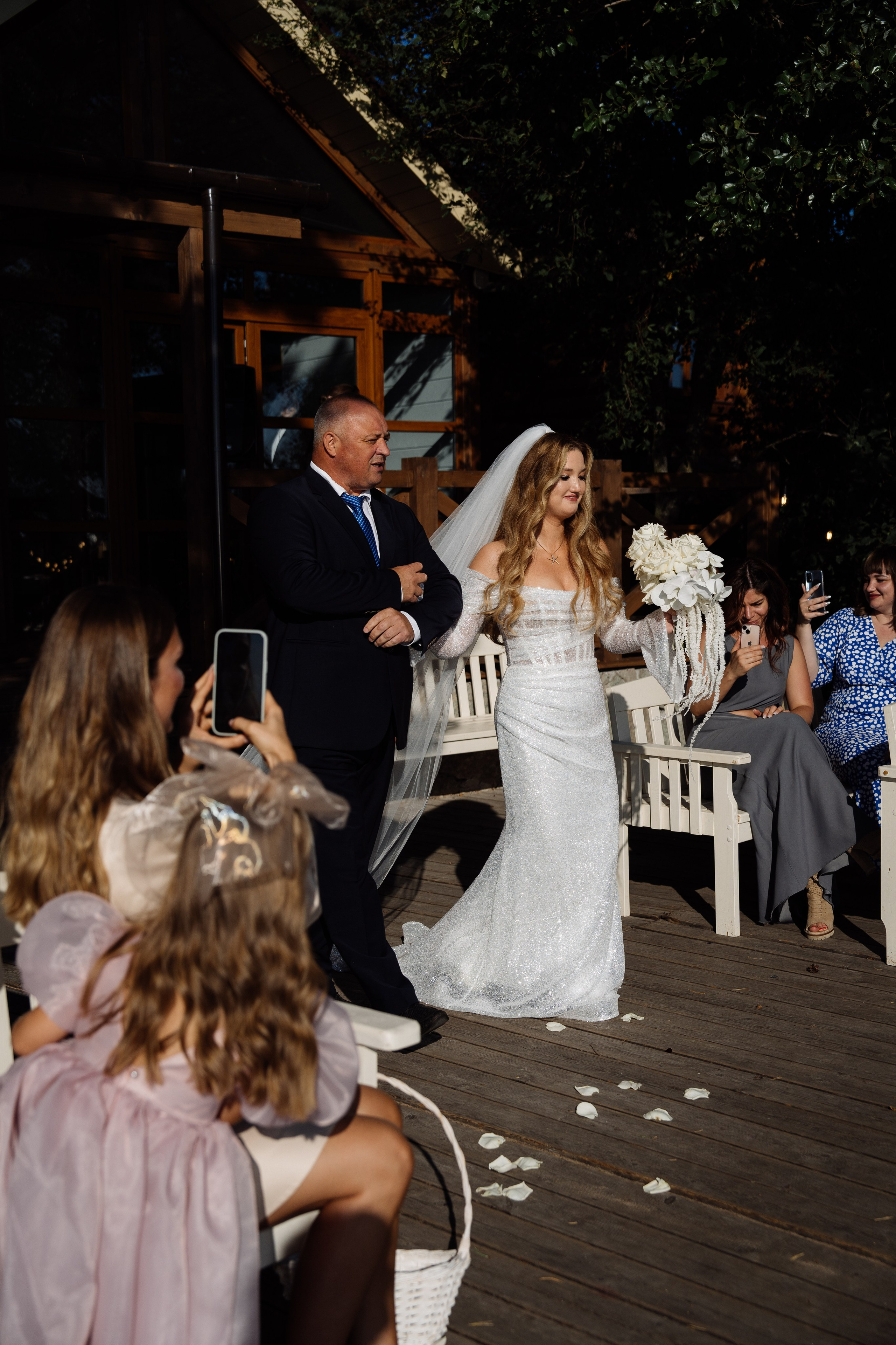Свадьба в русской рыбалке. Свадебный фотограф организатор в Санкт-Петербурге Ассоль Опарина