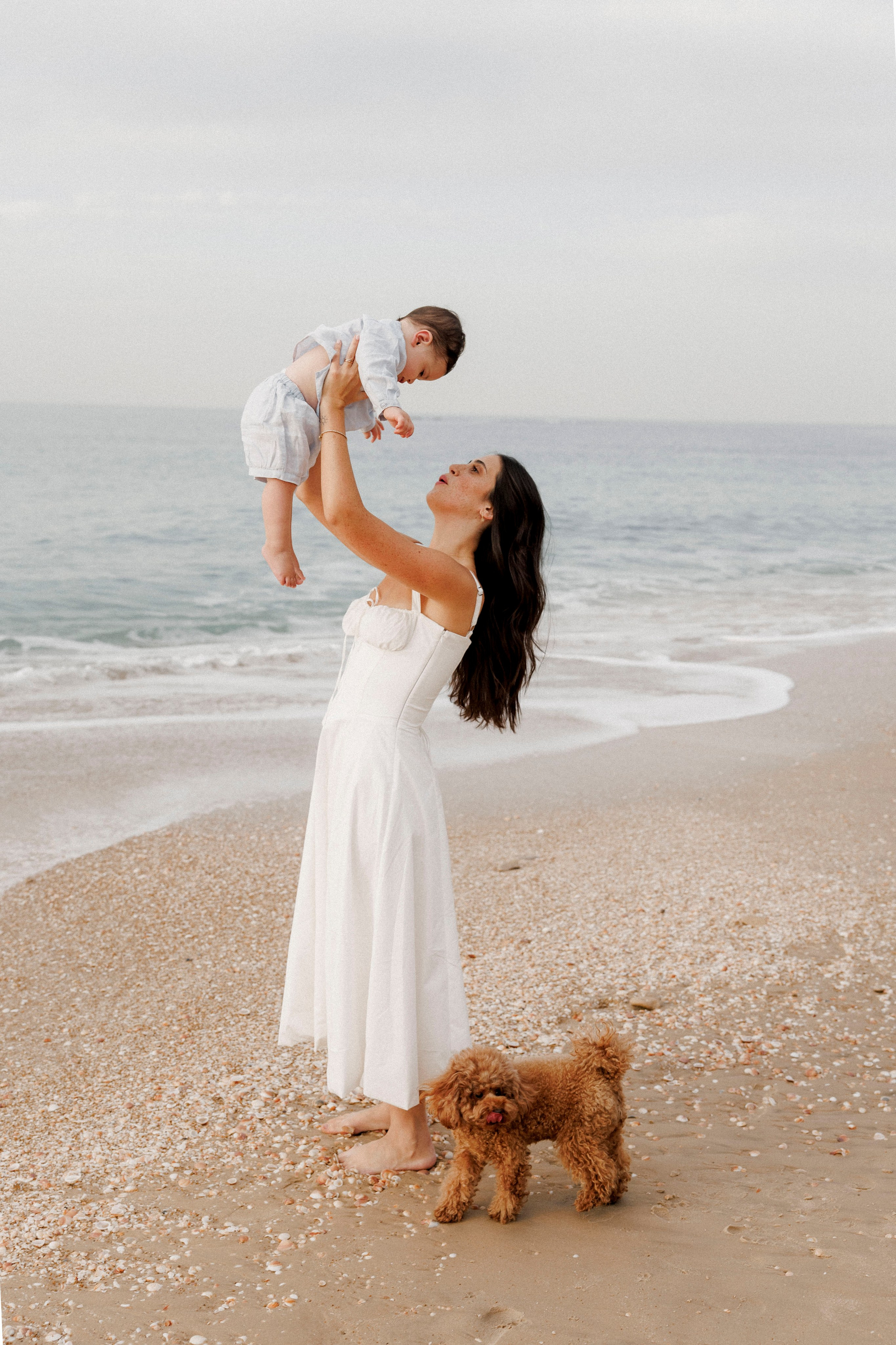 First year family photos near the sea. Главная