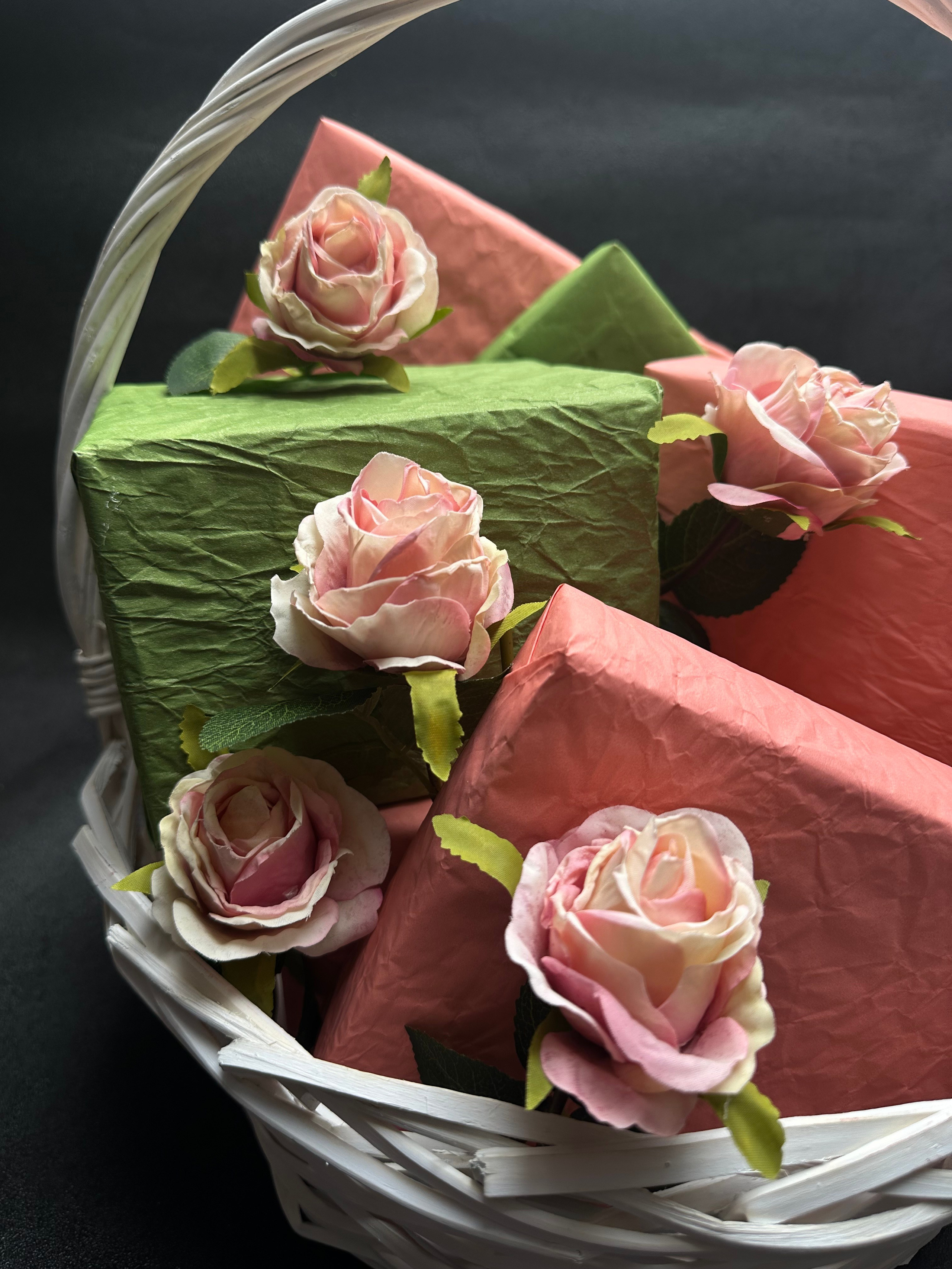 Женская корзина. Студия подарочных наборов «Владия»