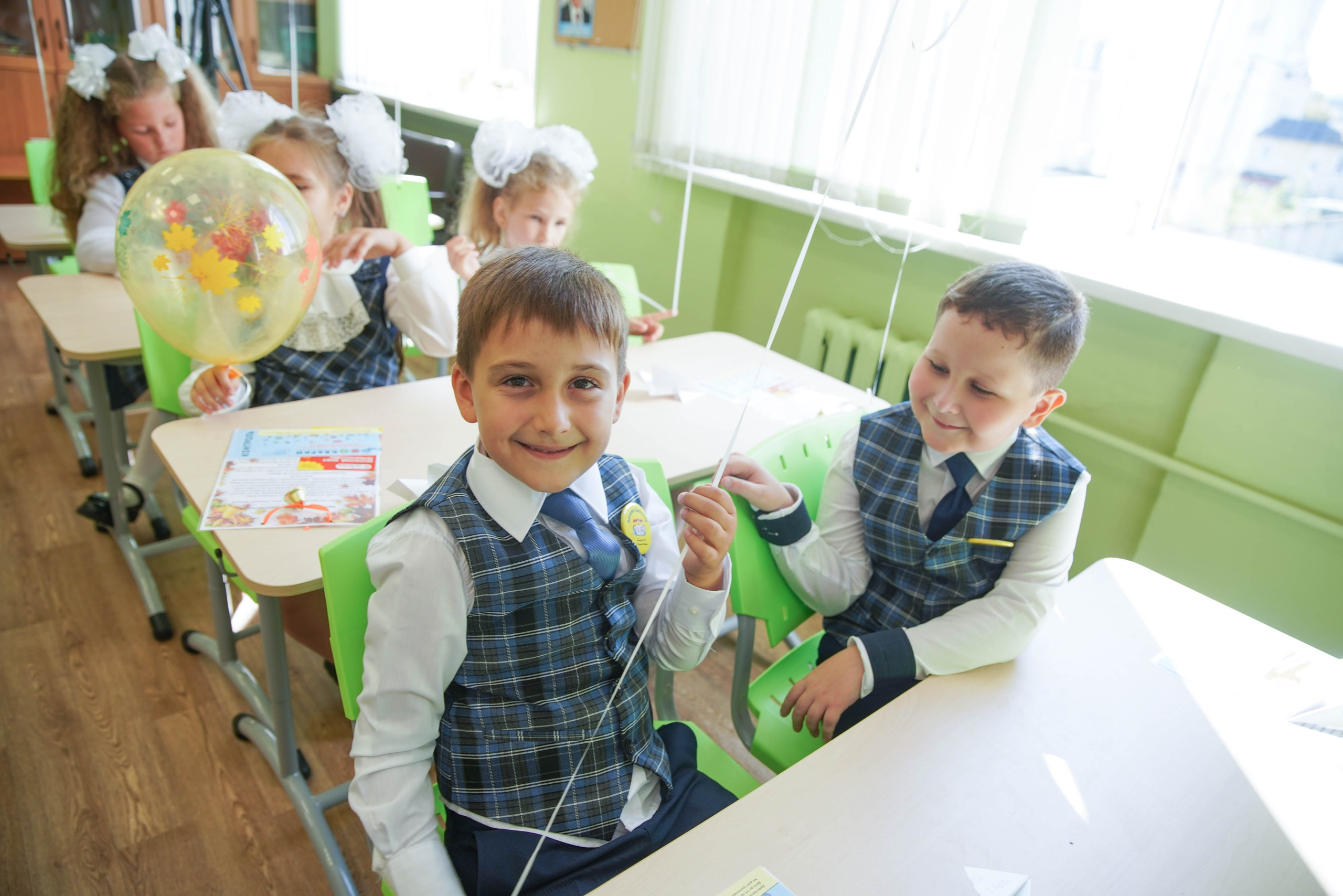 Первый класс линейка, в классе, портреты. Семейный и детский фотограф в Нижнем Новгороде