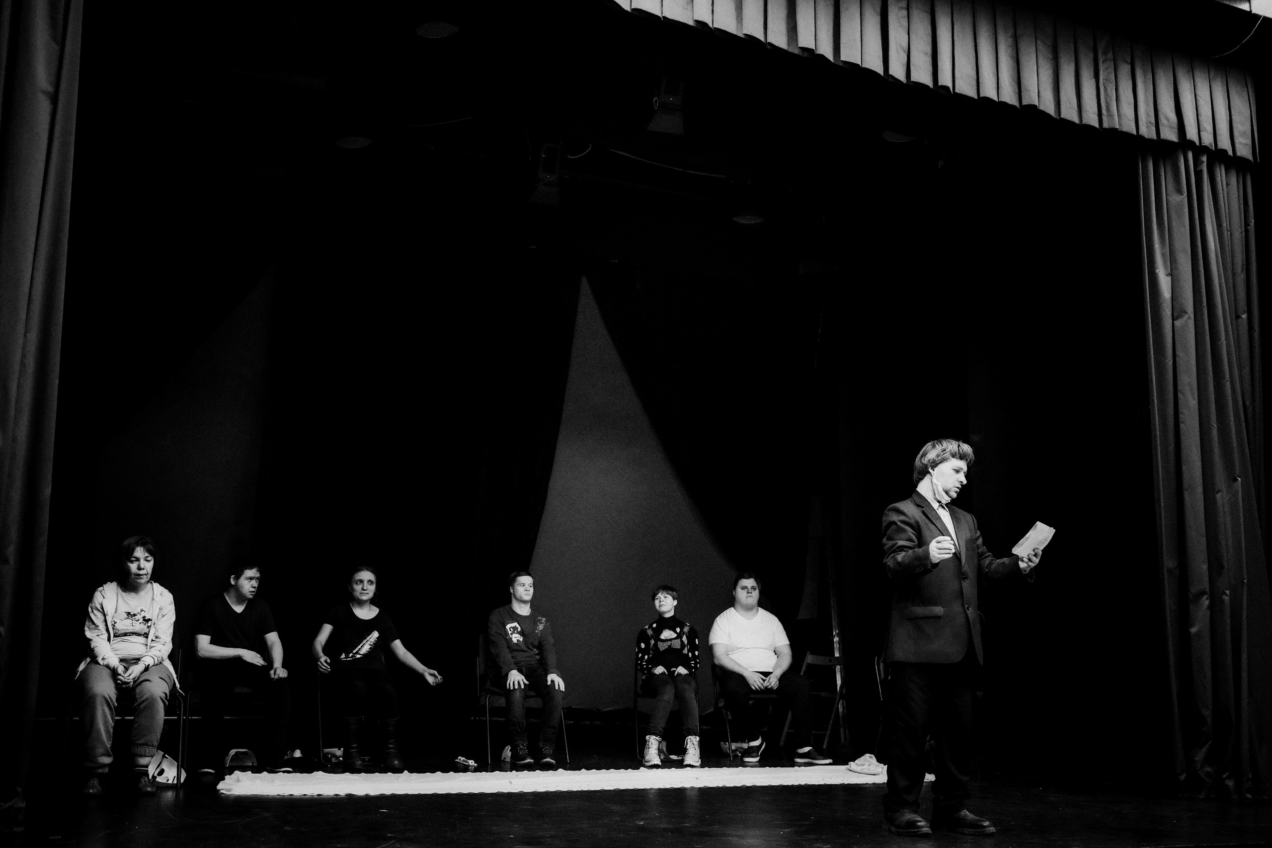 Theater of the Simple-Hearted, March 2022. Photographer in Israel Alice Milchin