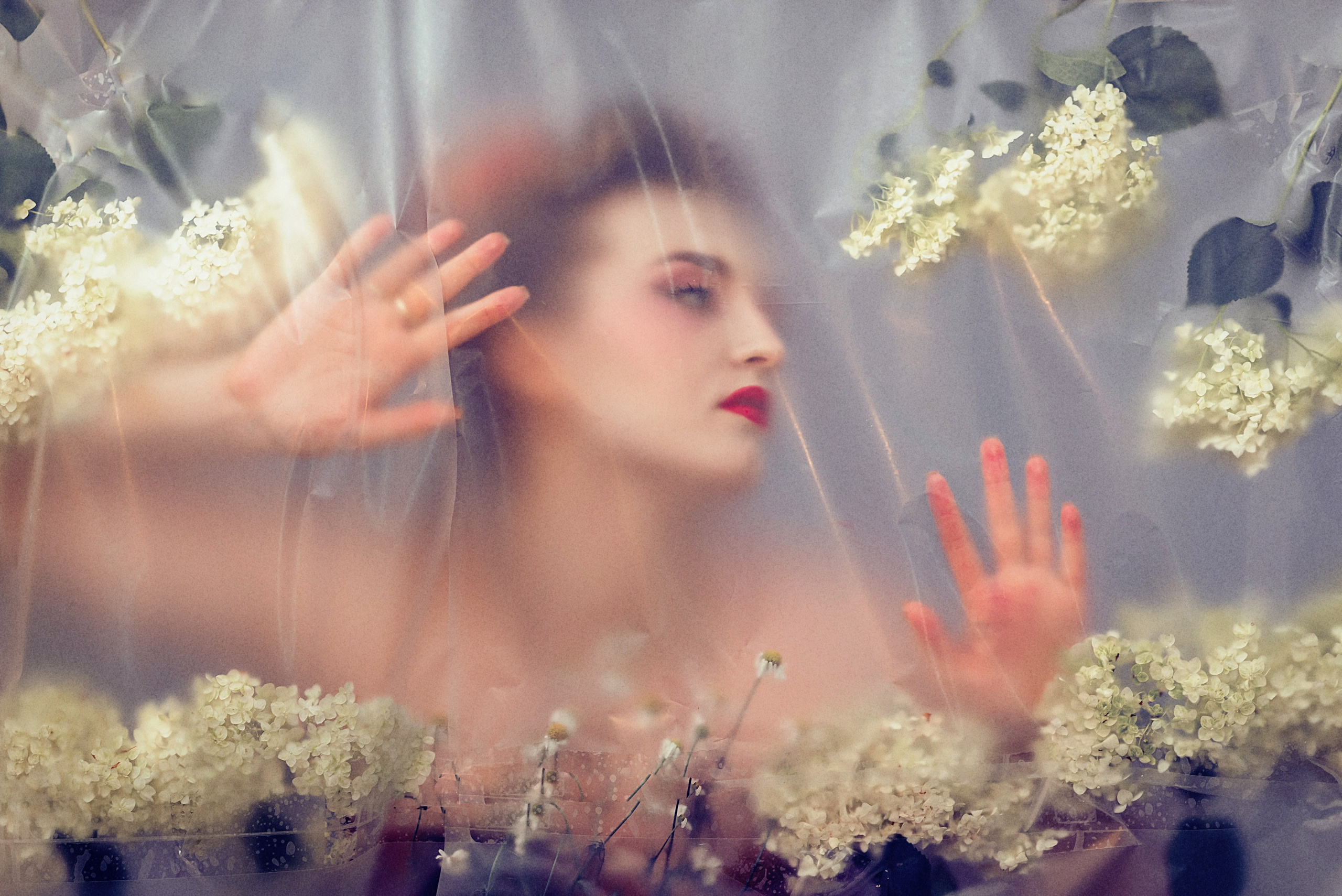 Съемка с цветами. Фотограф Тула творческие фотосессии недорого Ольга Ромашина