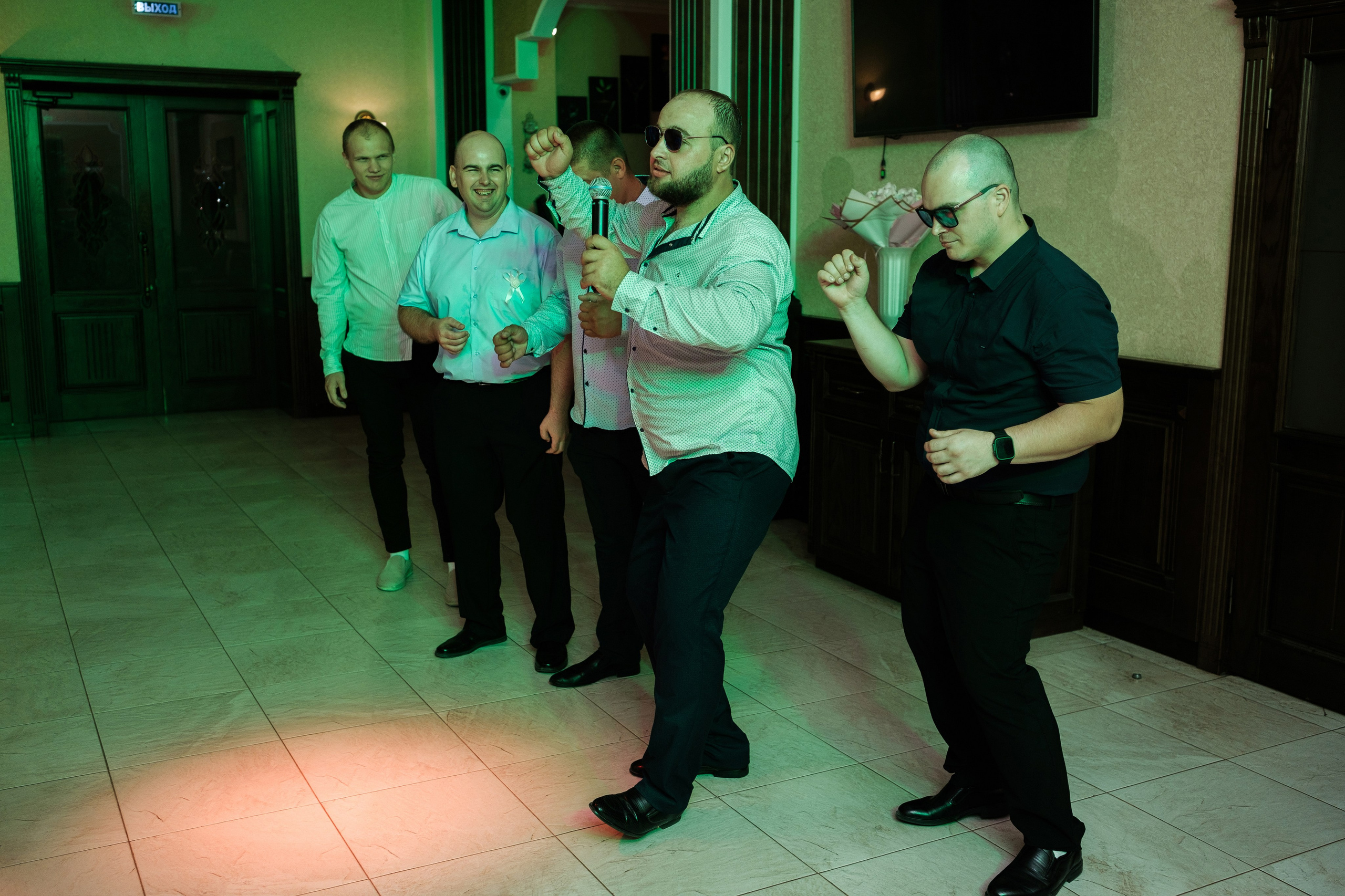 Виктор и Анна. Свадебный фотограф | репортаж | праздники | крещение