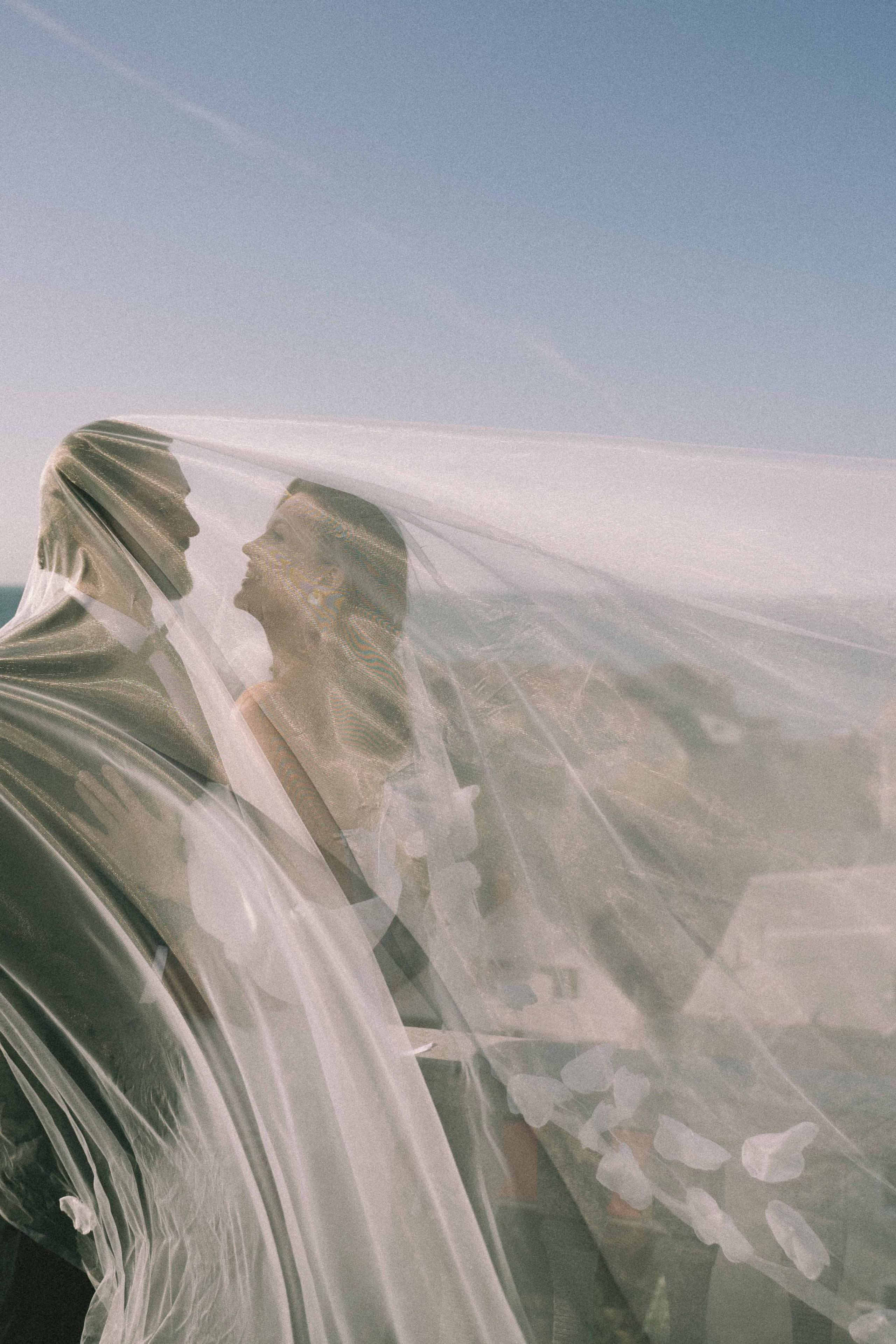 Не надевая маски