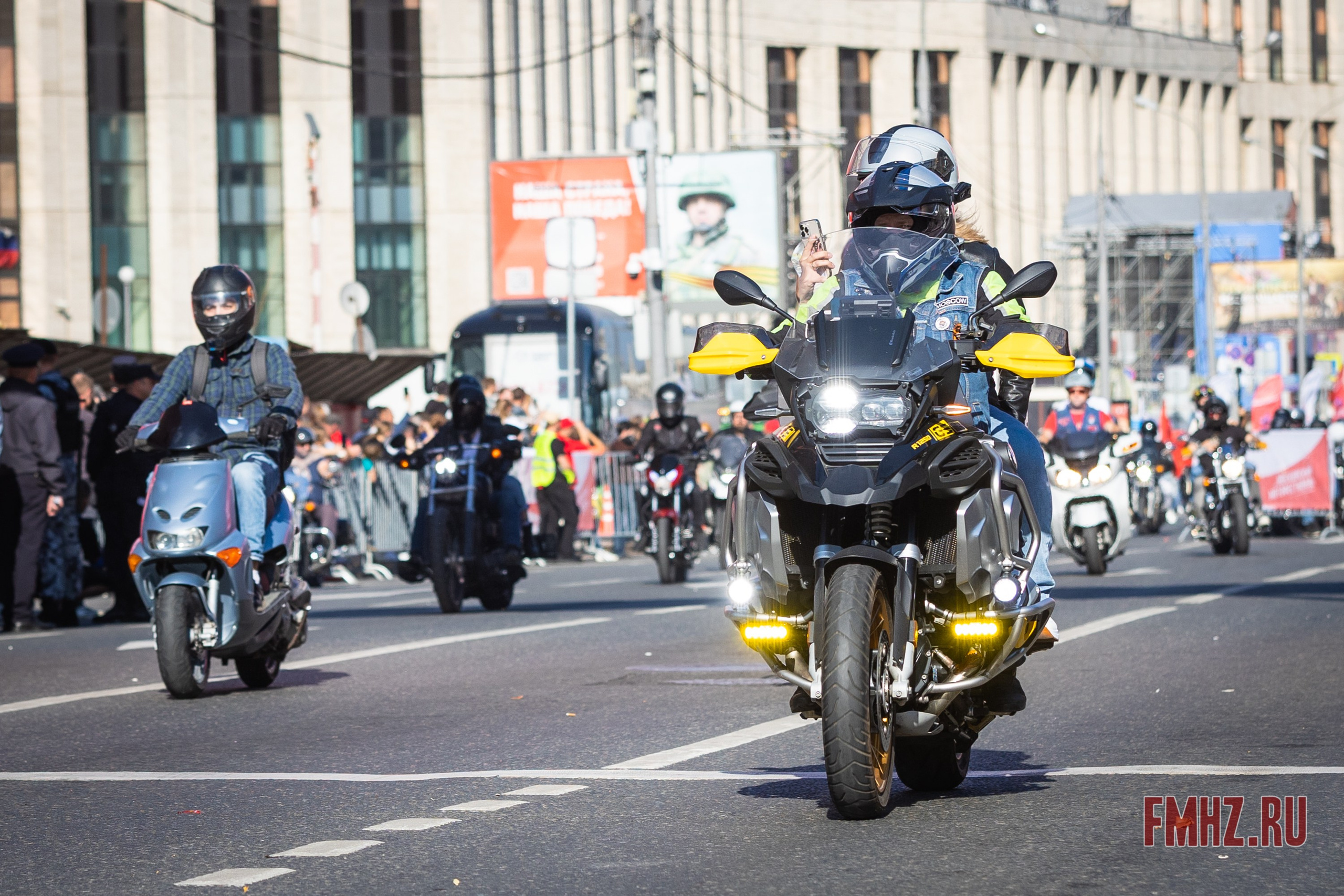 Закрытие Мотосезона 2023 на проспекте Академика Сахарова. Фотограф Владимир Охрименко