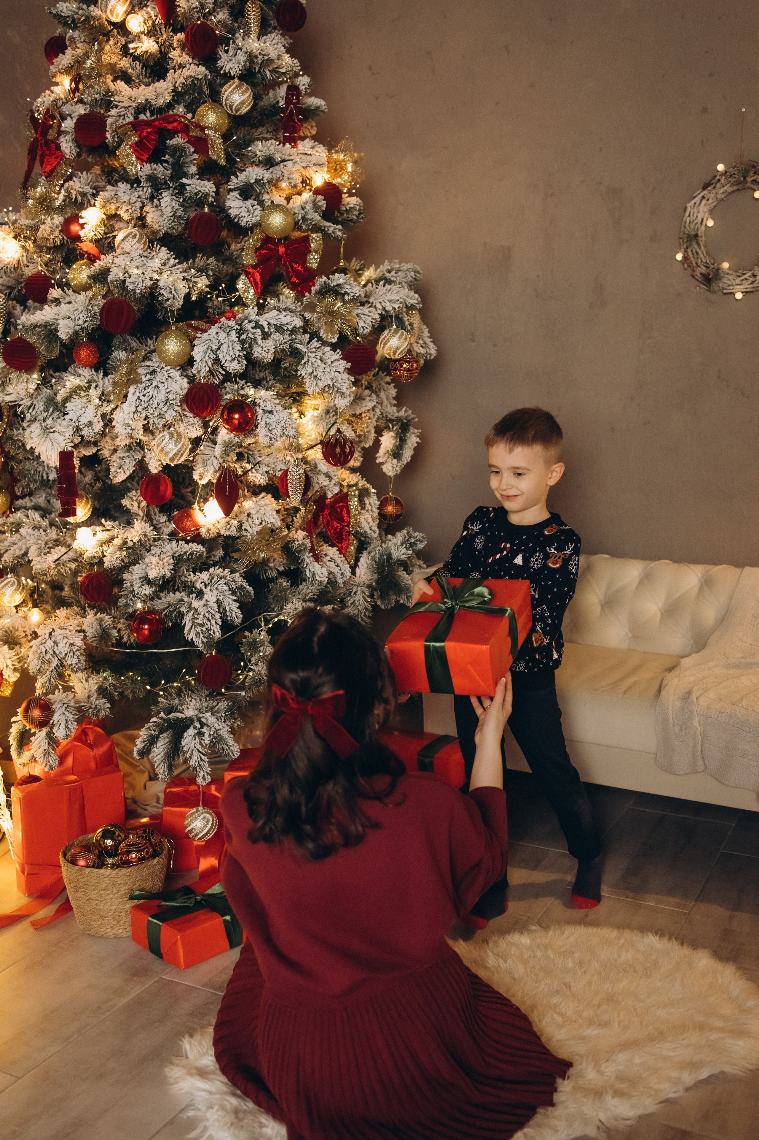 Новогодняя семейная студийная фотосъемка (29.12.2024)г.Обнинск (Калужская обл.). Надежда Стар семейный и церковный фотограф в Жукове и Калужской области