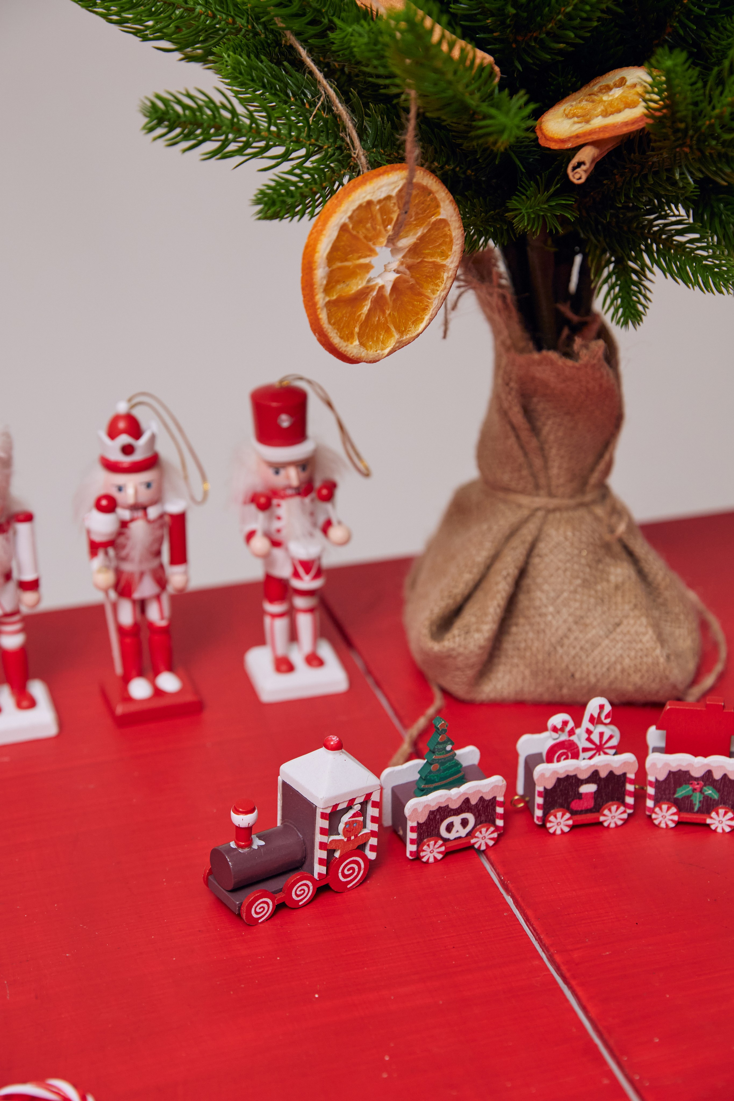 Новогодние локации (до 12 января 2026). Content Studio фотостудия