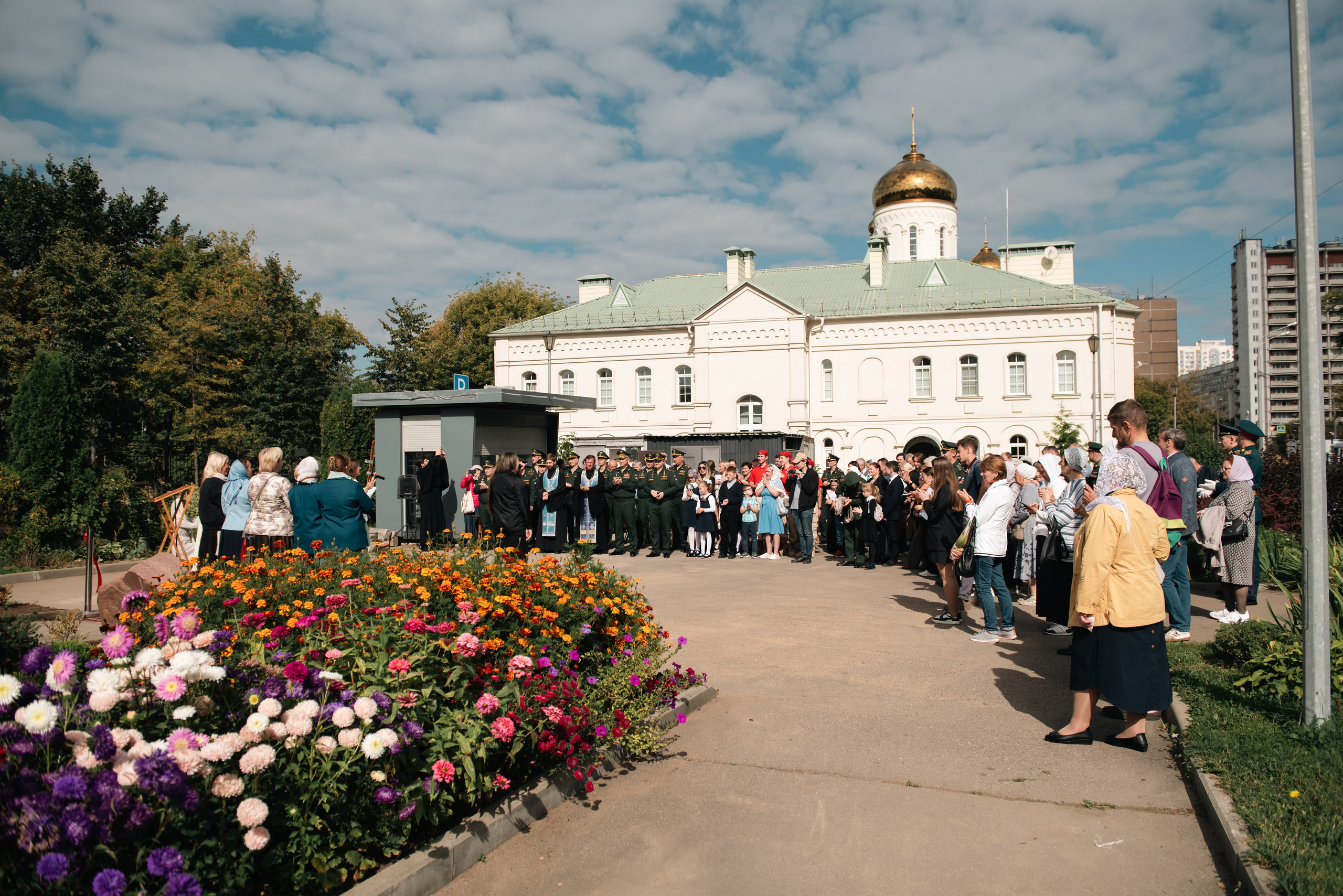Храм Андрея Боголюбского, служба с участием войск РХБ защиты. Фотограф, визажист. Москва