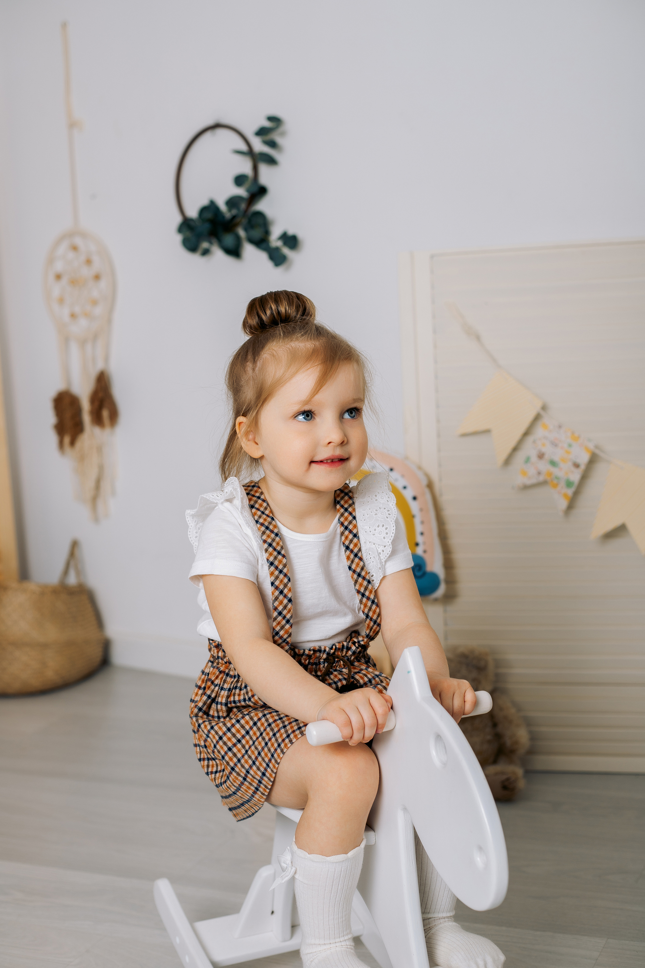 Детский портрет на лошадке