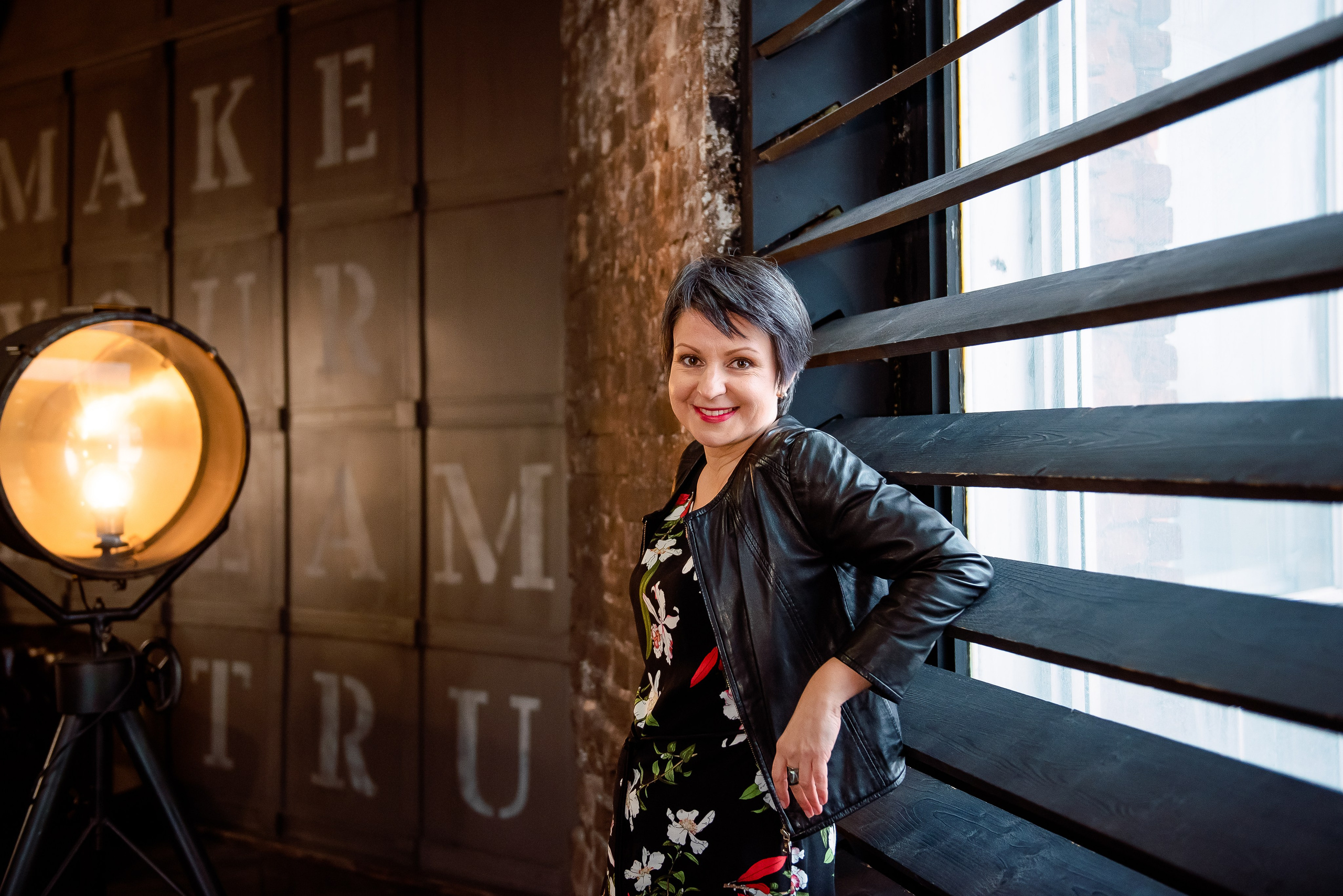 Семейная фотосессия в Wood-studio. Свадебный и семейный фотограф в Москве Юлия Винник