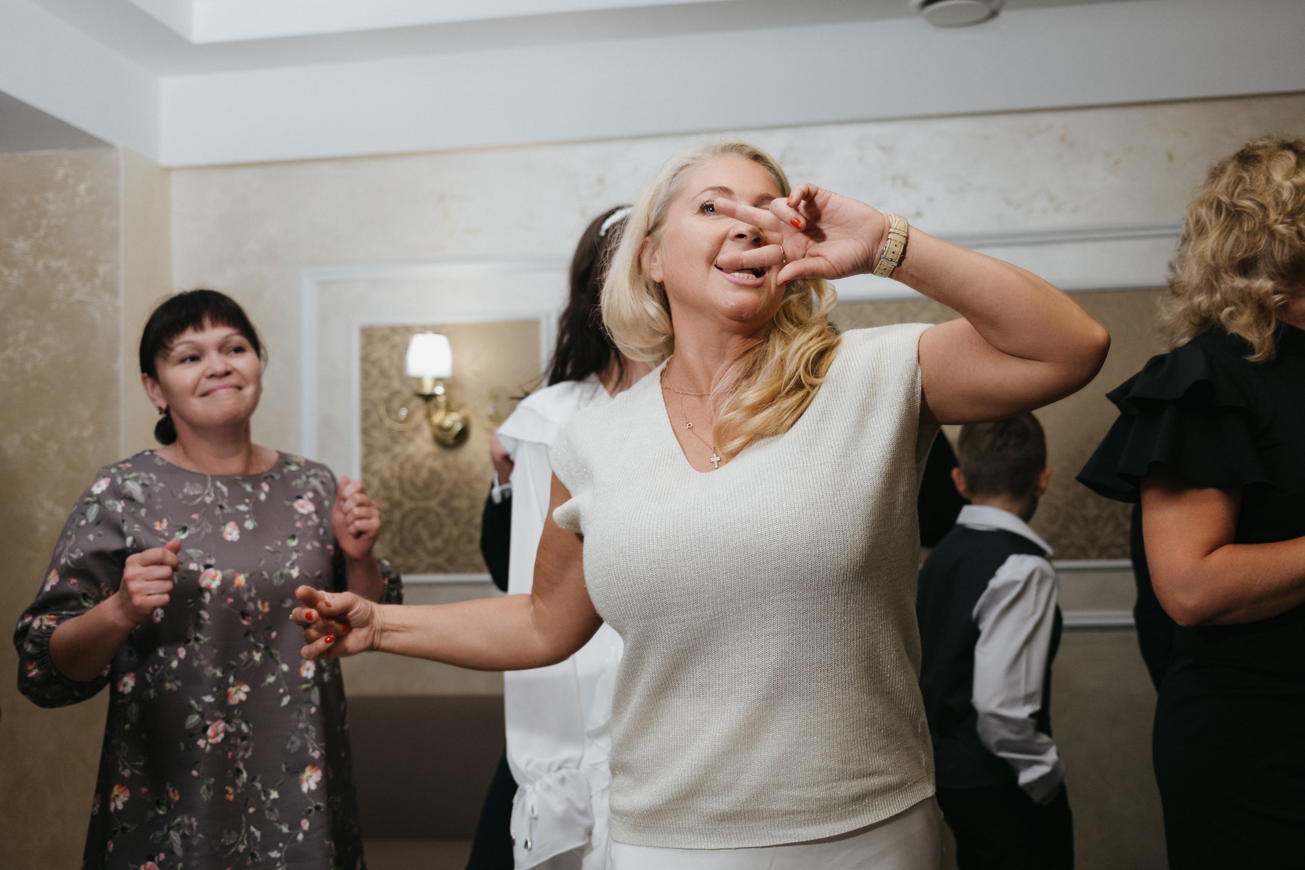 Выпускной 11 класс школы № 30. Свадебный и репортажной фотограф Денис Ожигин в Краснодаре и Краснодарском крае