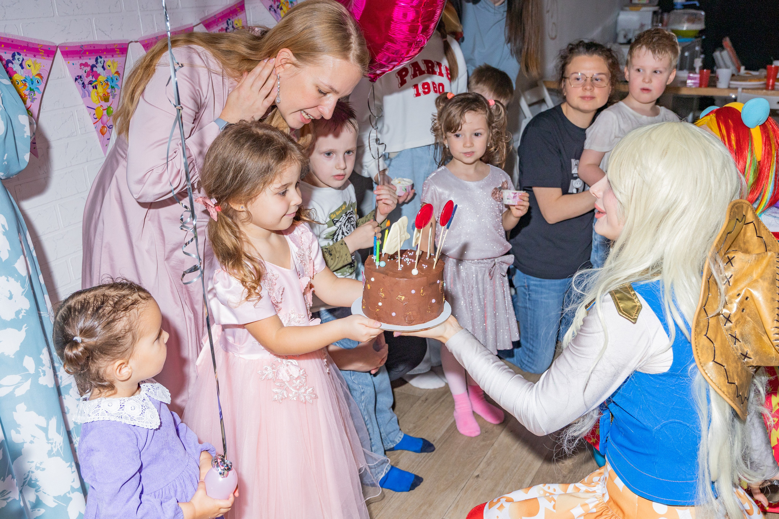 День Рождение Есении в Rabbit Holl. Выпускные альбомы во Владивостоке