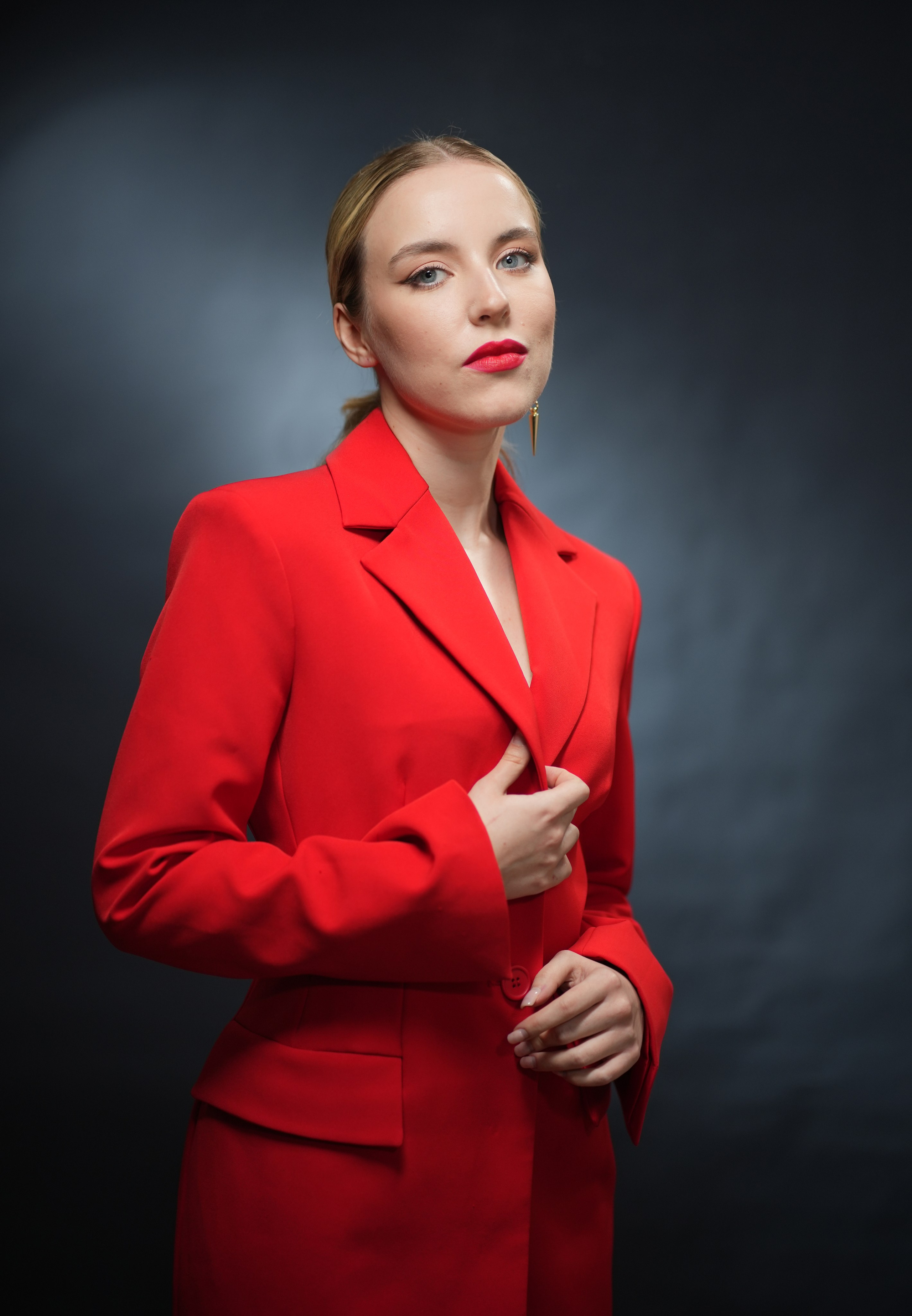 Актриса Полина Долгова. Портретная съемка в Москве, студийный фотограф Игорь Фомин