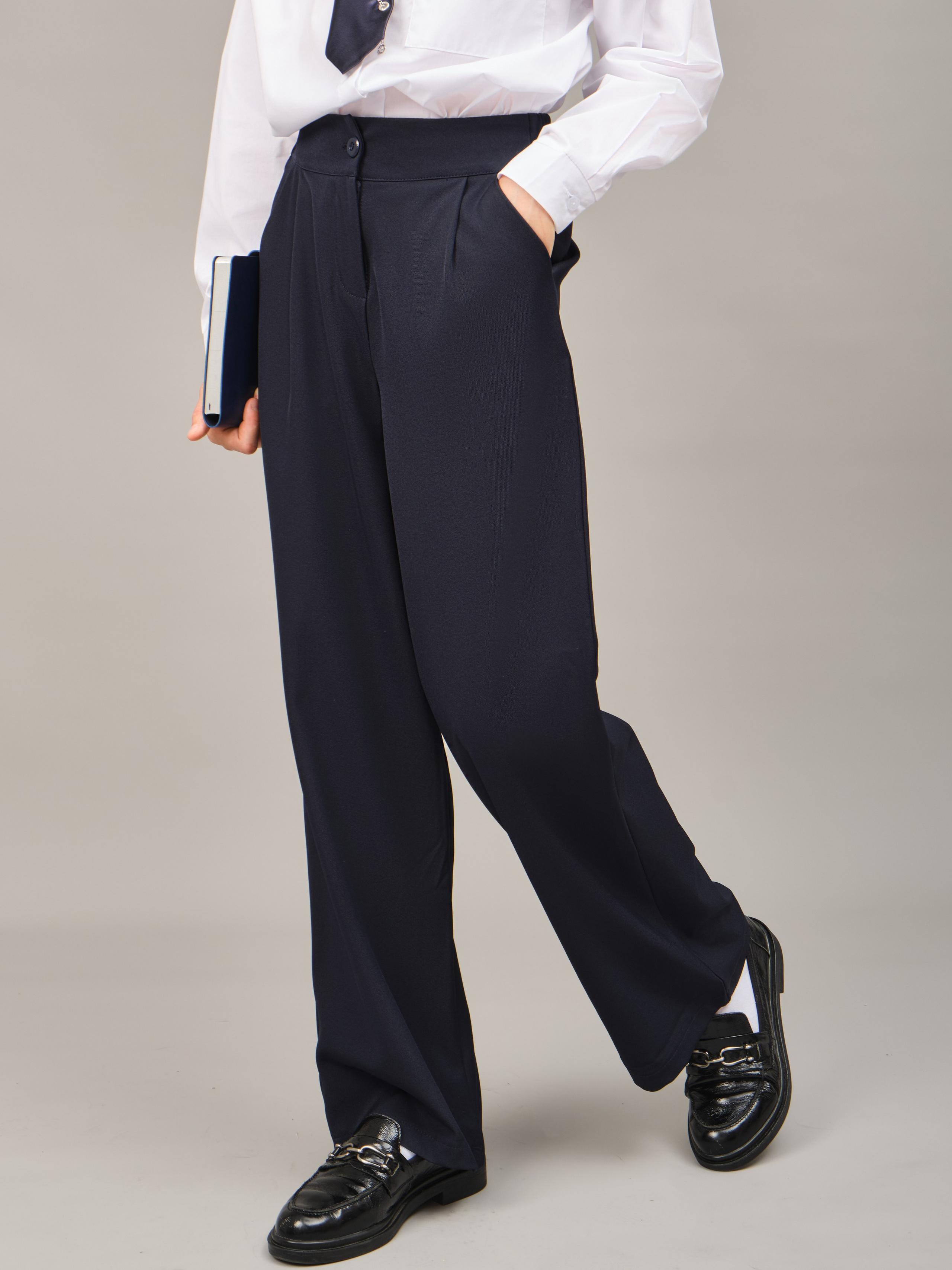 Школьная форма. Фотостудия для Wildberries Ozon