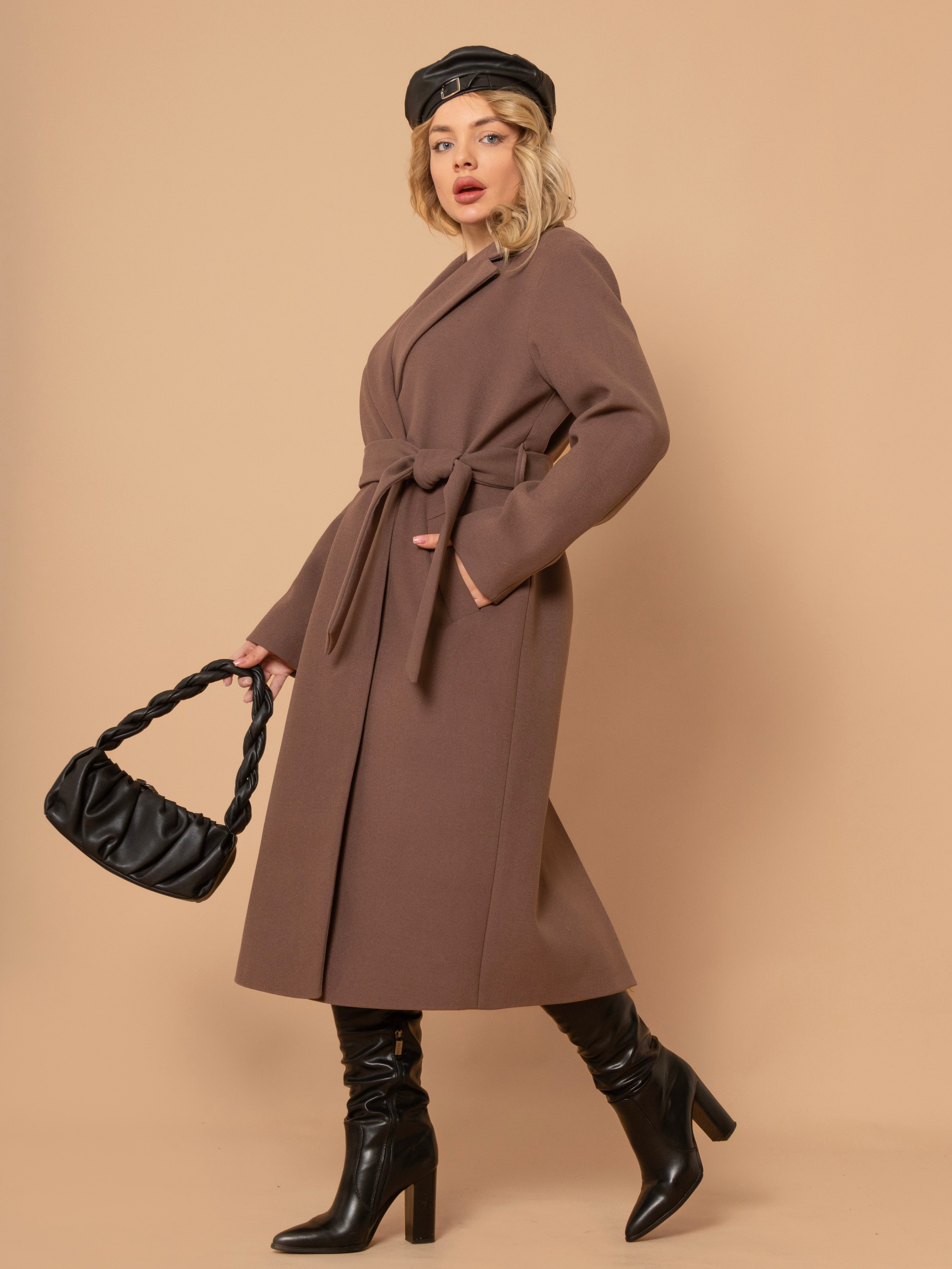 Пальто Х-сайз размер. Фотостудия для Wildberries Ozon