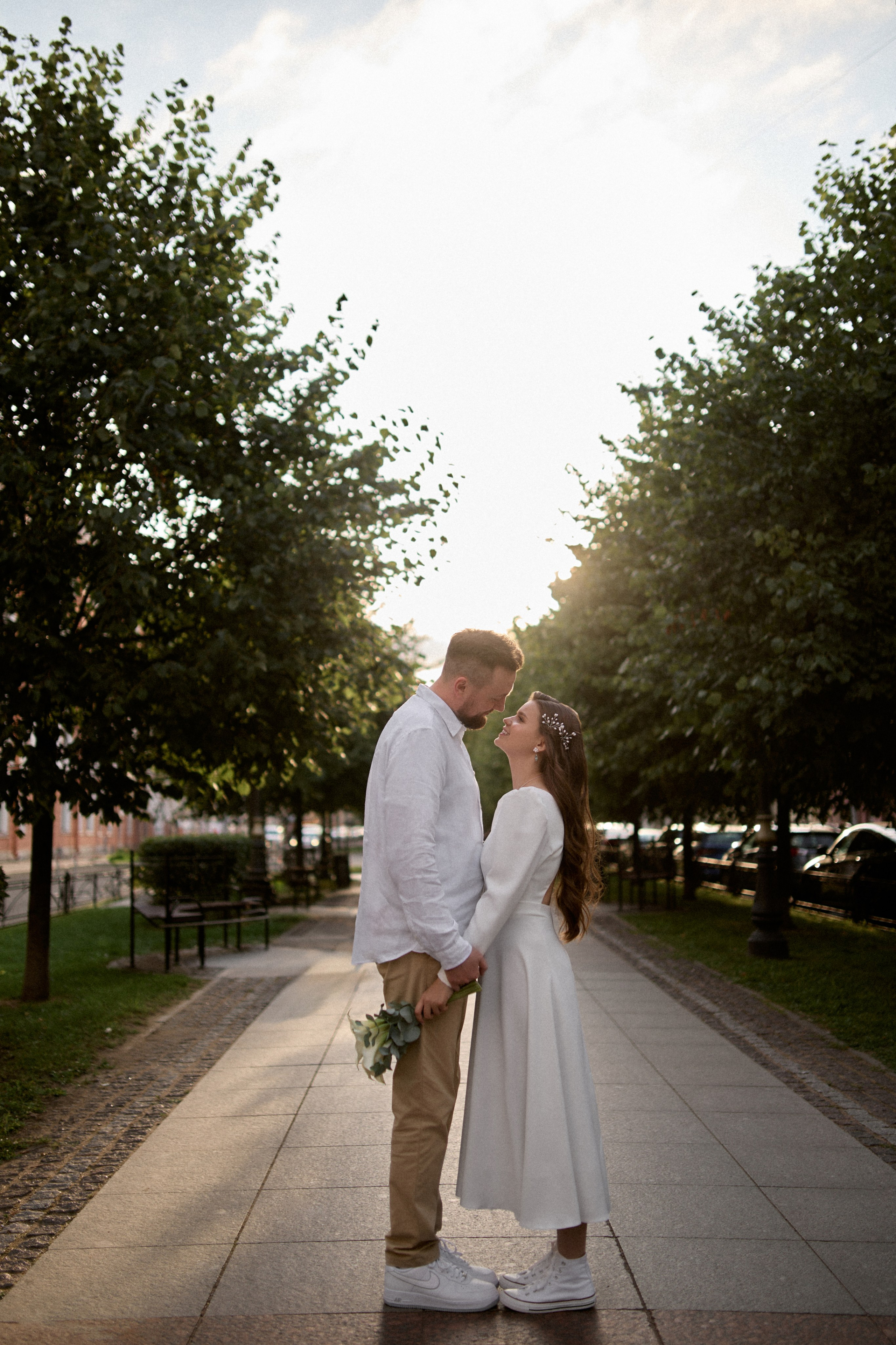 Летняя свадебная фотосессия на Чернышевской. Сестры Карабаза. Фотографы и ретушеры в Москве и Санкт-Петербурге