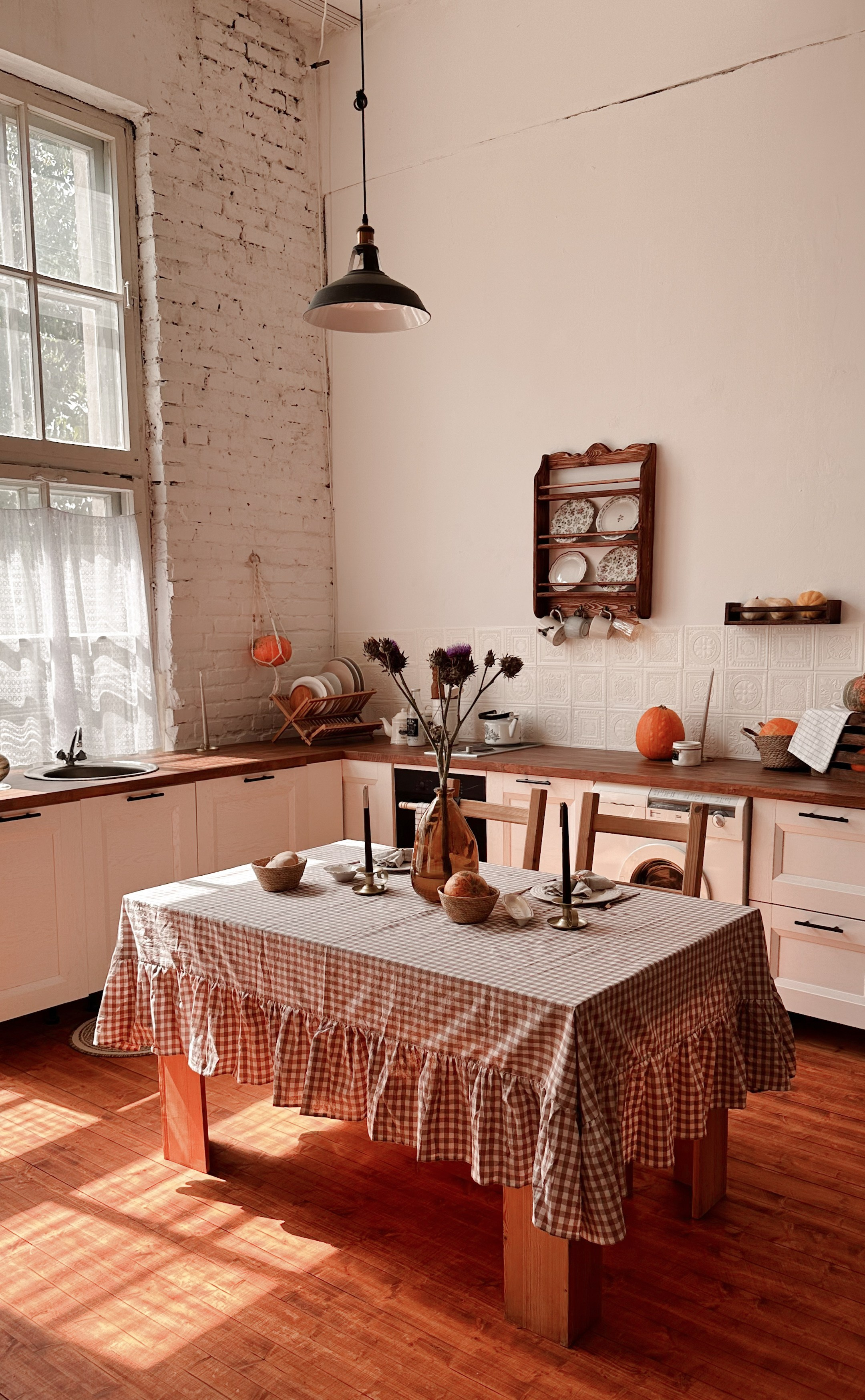 Фотографии интерьера фотостудии «Лофт потолок», Зиповская 5 литер Х, город Краснодар. Семейный и детский фотограф в Краснодаре Анна Трашкова