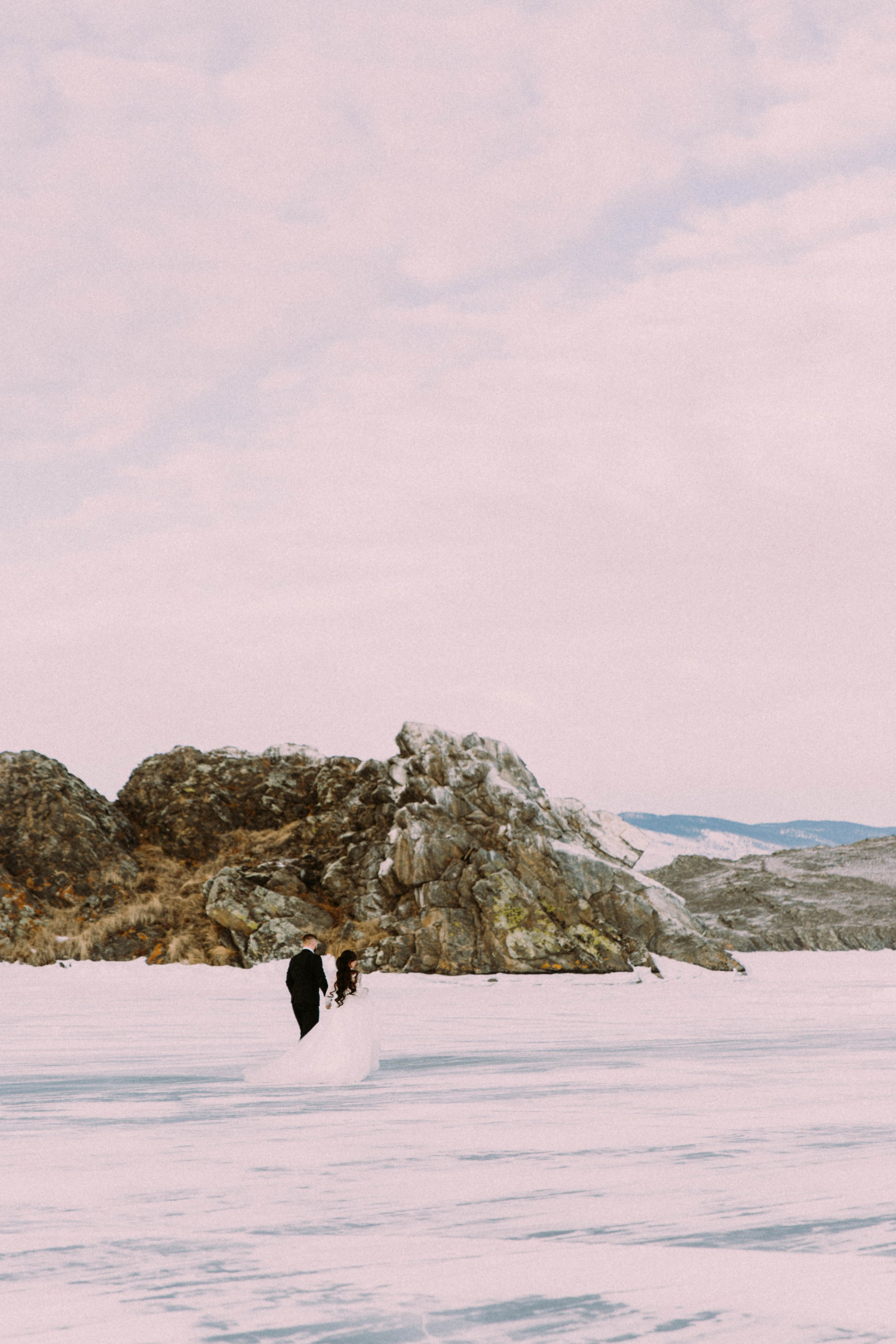 Свадебная зимняя съемка на Байкале. Главная