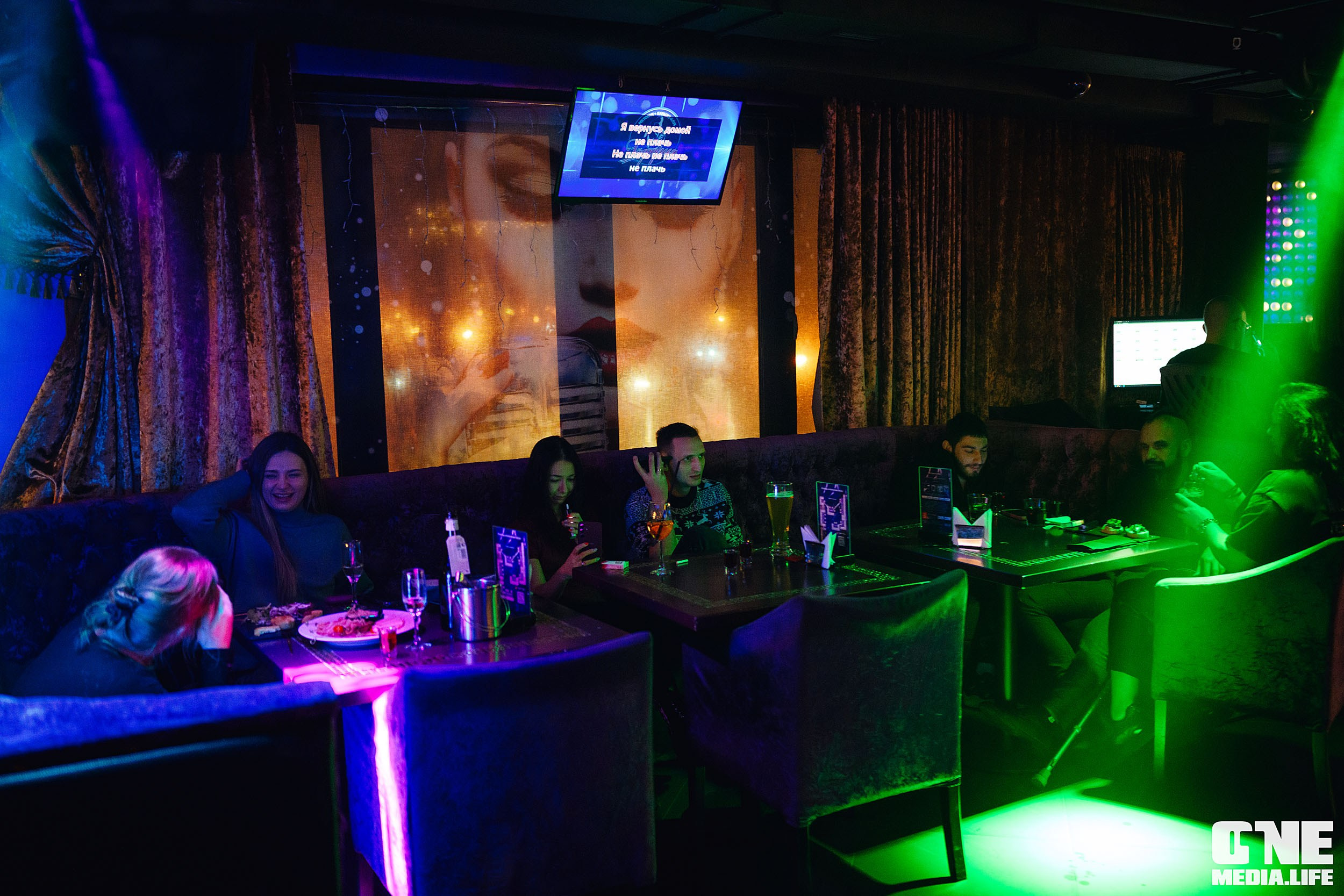 Фоторепортаж из караоке-клуба Эйфория. One Media Life: фоторепортажи, фотоотчеты с мероприятий и заведений