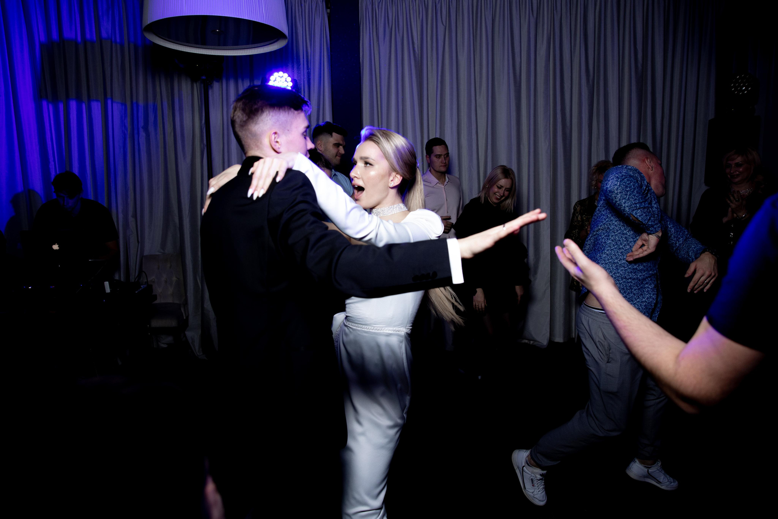 Свадебная фотосессия в отеле Эрмитаж. Свадебный фотограф в Санкт-Петербурге Никита Кузякин