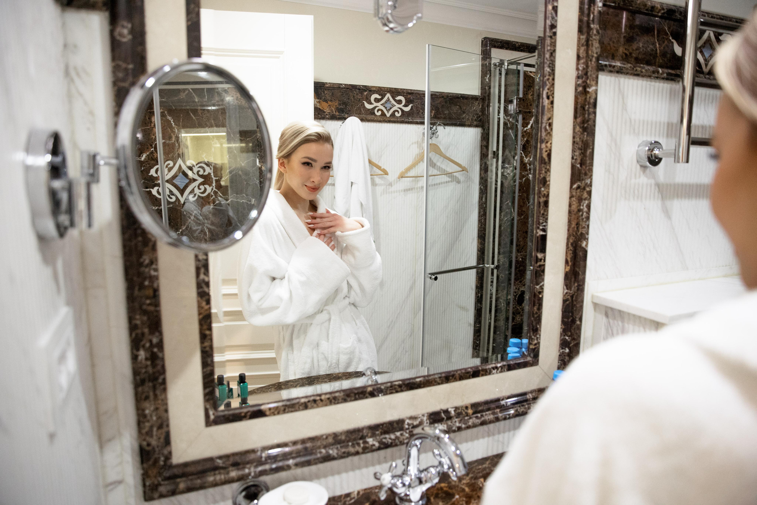 Свадебная фотосессия в отеле Эрмитаж. Свадебный фотограф в Санкт-Петербурге Никита Кузякин