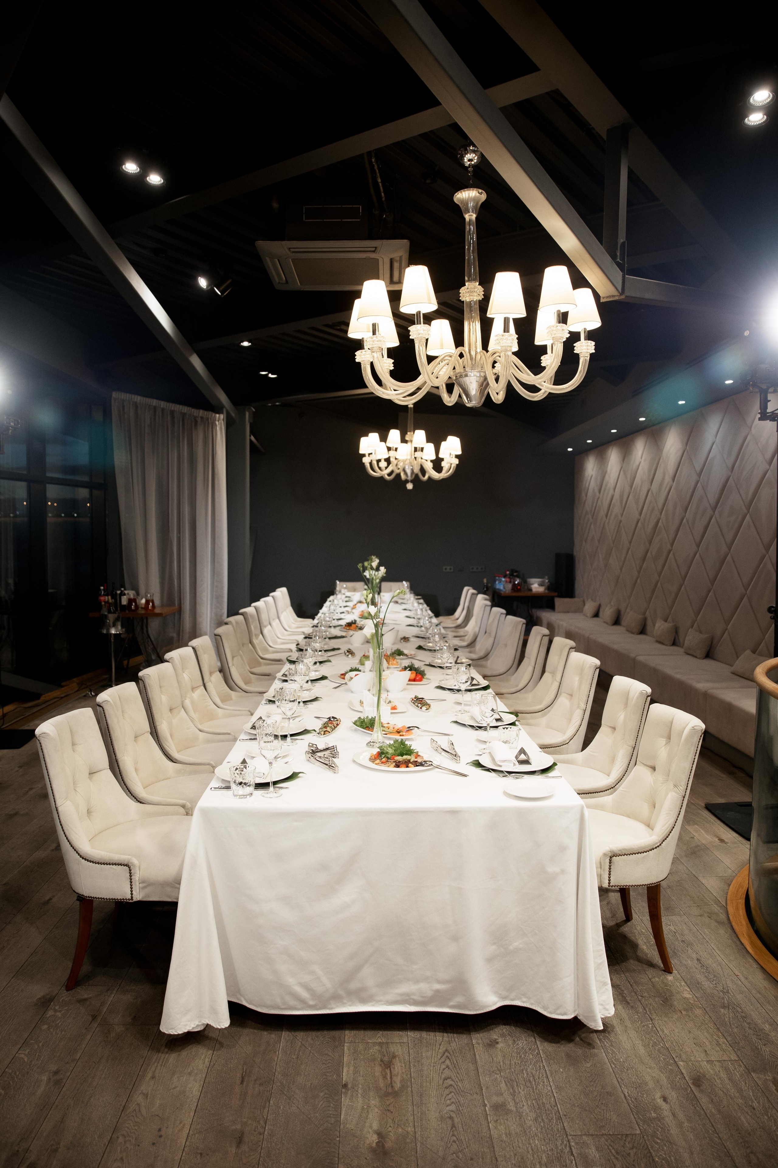 Свадебная фотосессия в отеле Эрмитаж. Свадебный фотограф в Санкт-Петербурге Никита Кузякин