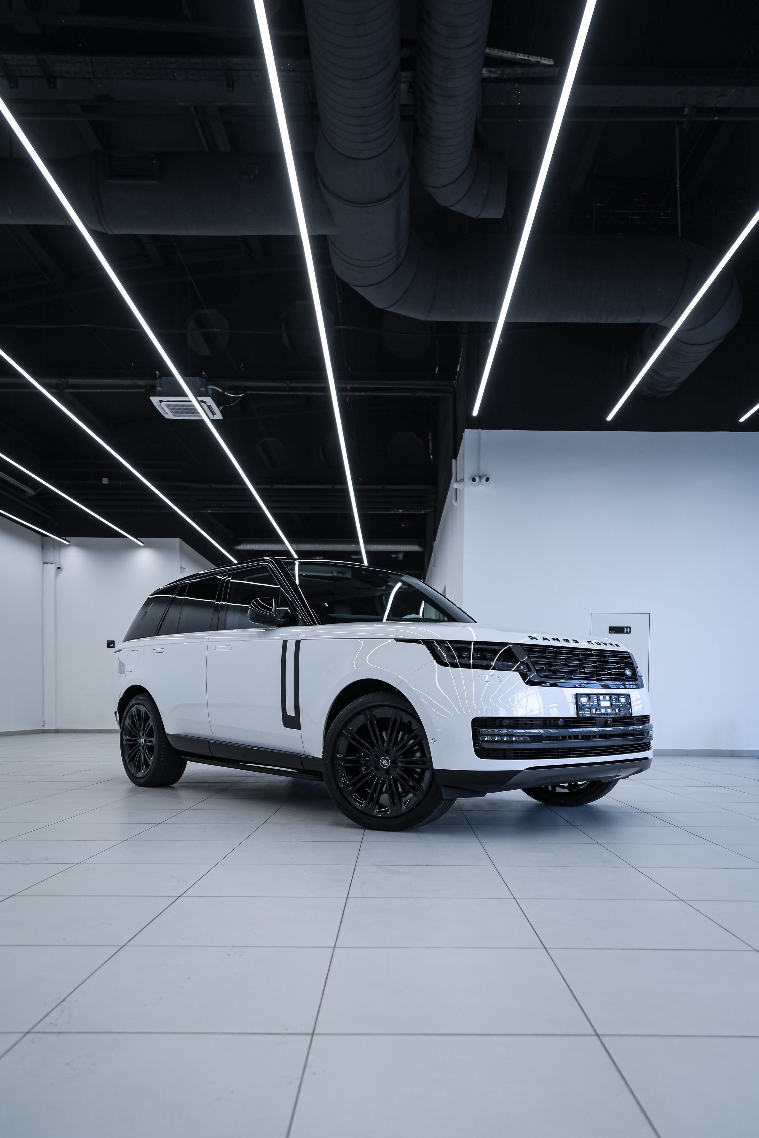 2024 Range Rover. Mixturecaptures